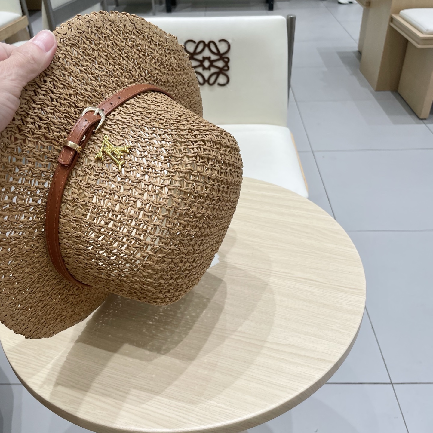 Lv路易威登手工编织夏季草编礼帽透气草帽女2025新款显脸小平檐度假风遮阳帽