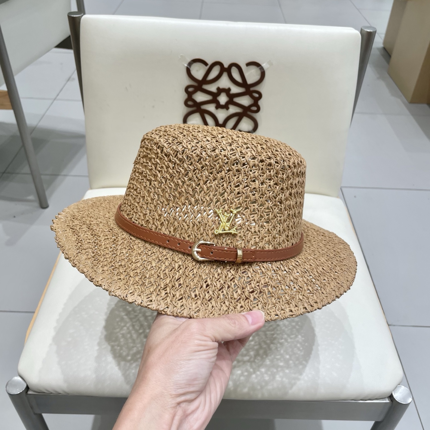 Lv路易威登手工编织夏季草编礼帽透气草帽女2025新款显脸小平檐度假风遮阳帽