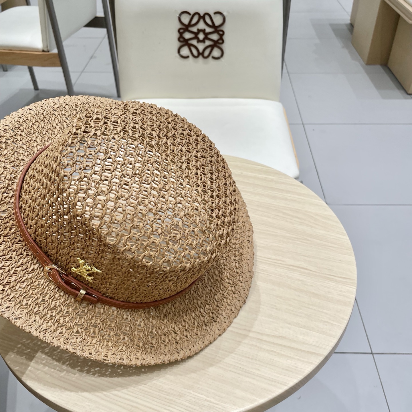 Lv路易威登手工编织夏季草编礼帽透气草帽女2025新款显脸小平檐度假风遮阳帽