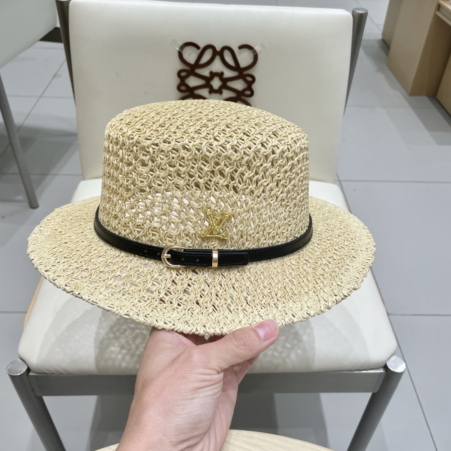 Lv路易威登手工编织夏季草编礼帽透气草帽女2025新款显脸小平檐度假风遮阳帽