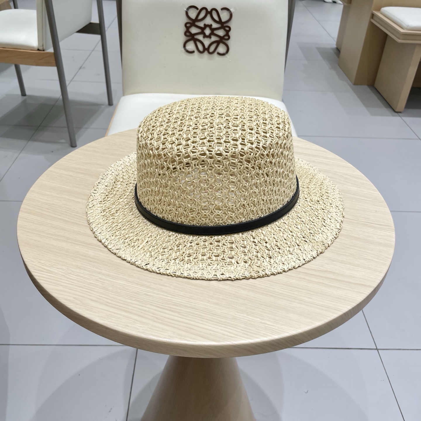 Lv路易威登手工编织夏季草编礼帽透气草帽女2025新款显脸小平檐度假风遮阳帽