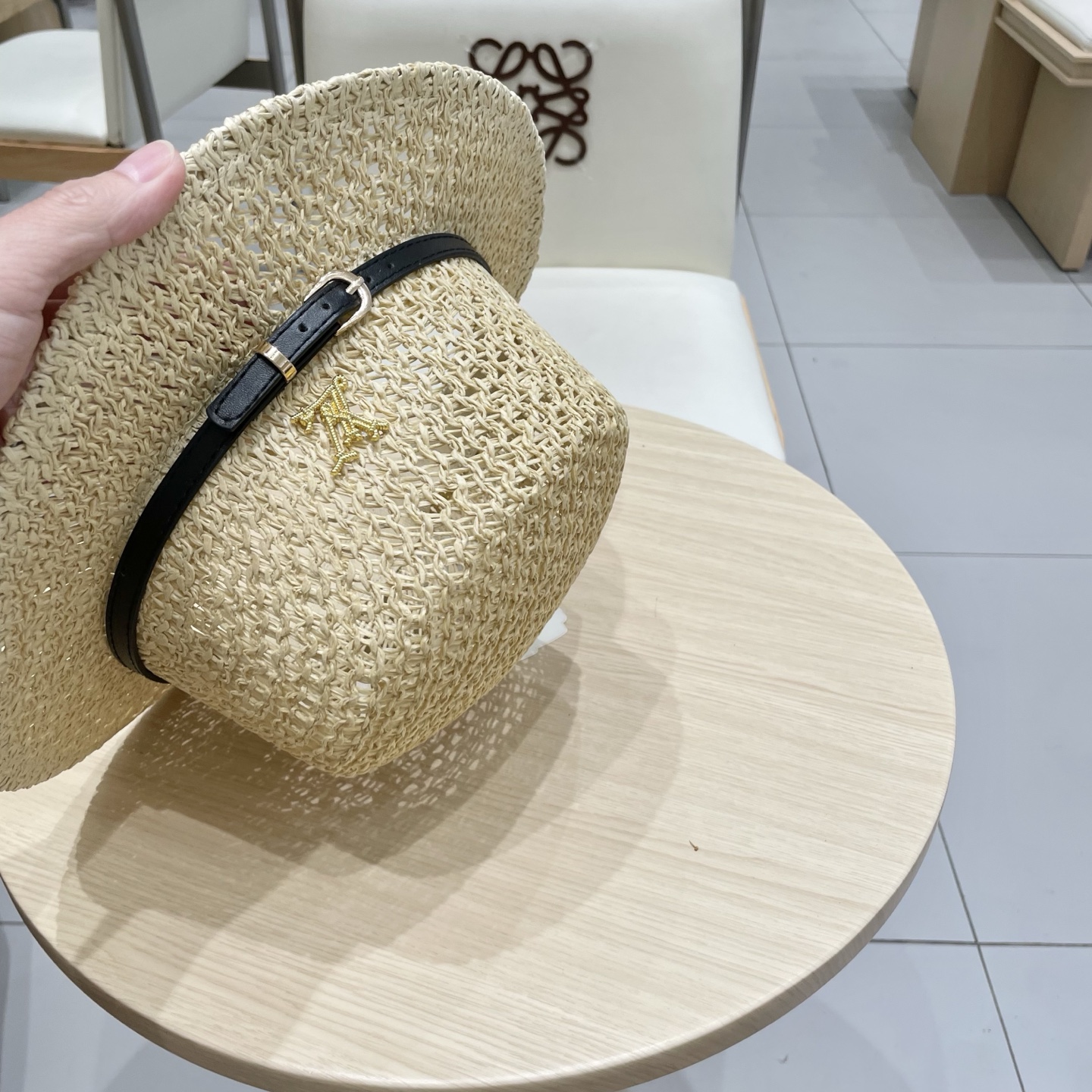 Lv路易威登手工编织夏季草编礼帽透气草帽女2025新款显脸小平檐度假风遮阳帽