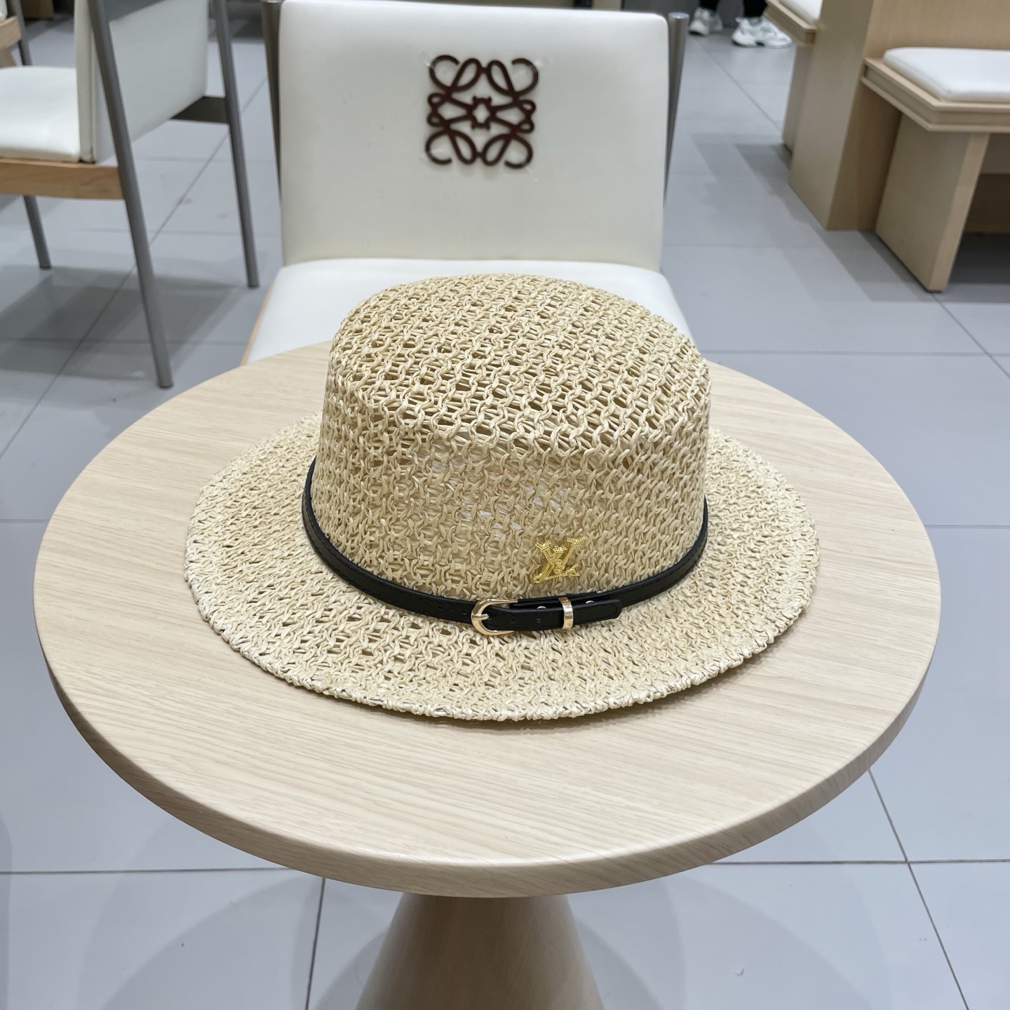 Lv路易威登手工编织夏季草编礼帽透气草帽女2025新款显脸小平檐度假风遮阳帽