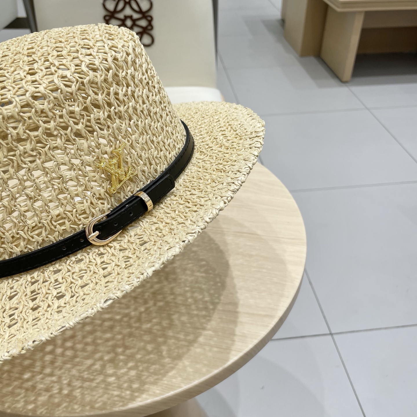 Lv路易威登手工编织夏季草编礼帽透气草帽女2025新款显脸小平檐度假风遮阳帽
