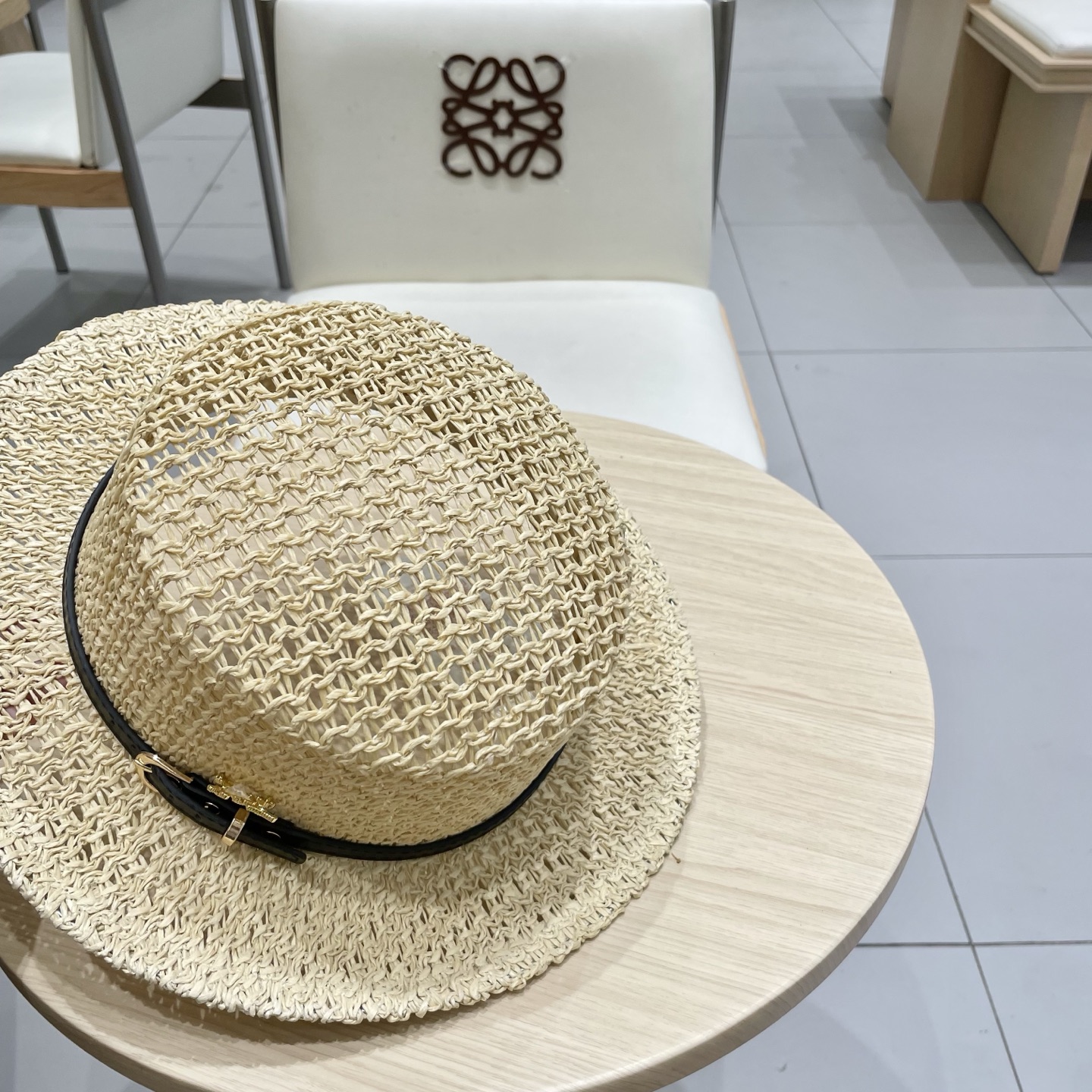 Lv路易威登手工编织夏季草编礼帽透气草帽女2025新款显脸小平檐度假风遮阳帽