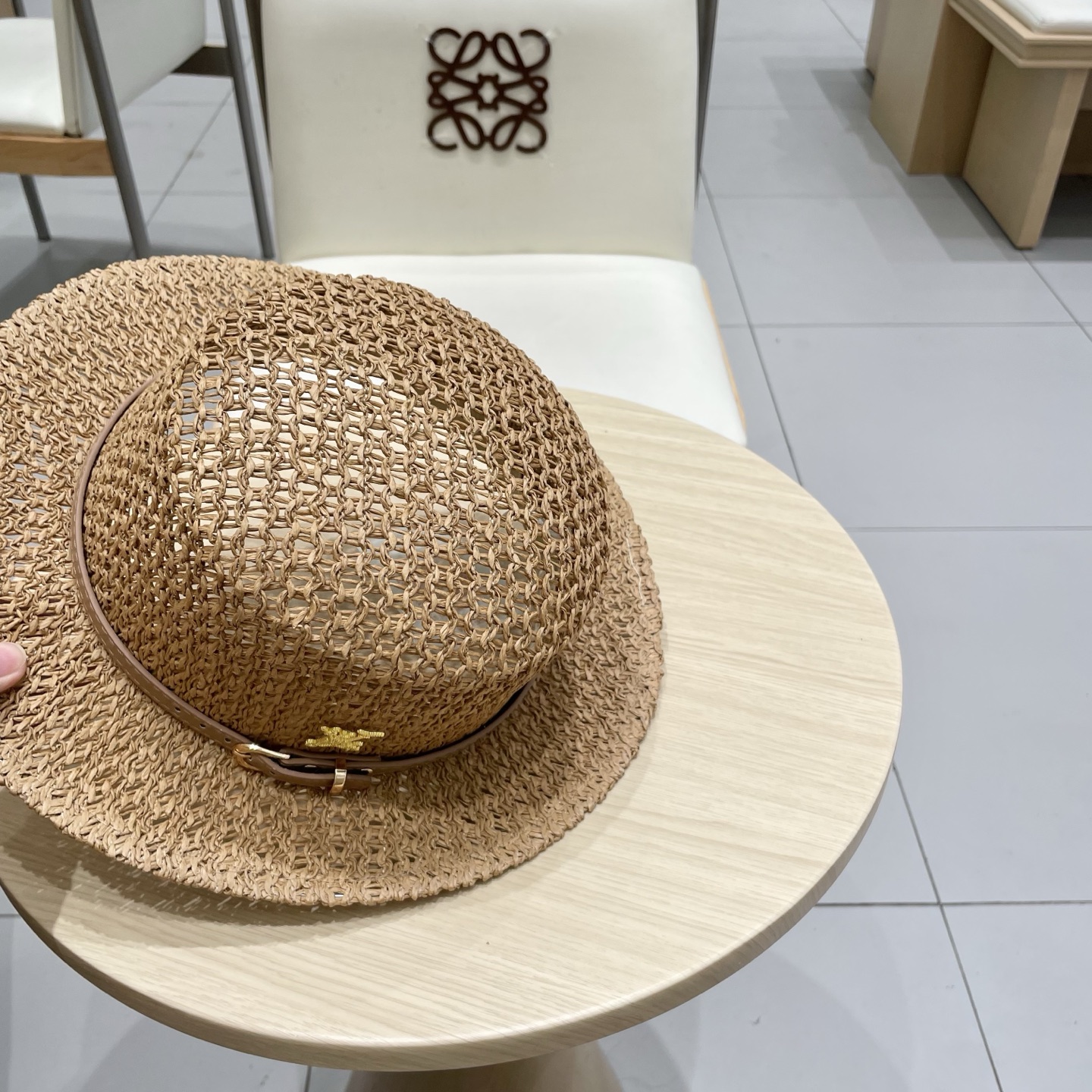 Lv路易威登手工编织夏季草编礼帽透气草帽女2025新款显脸小平檐度假风遮阳帽