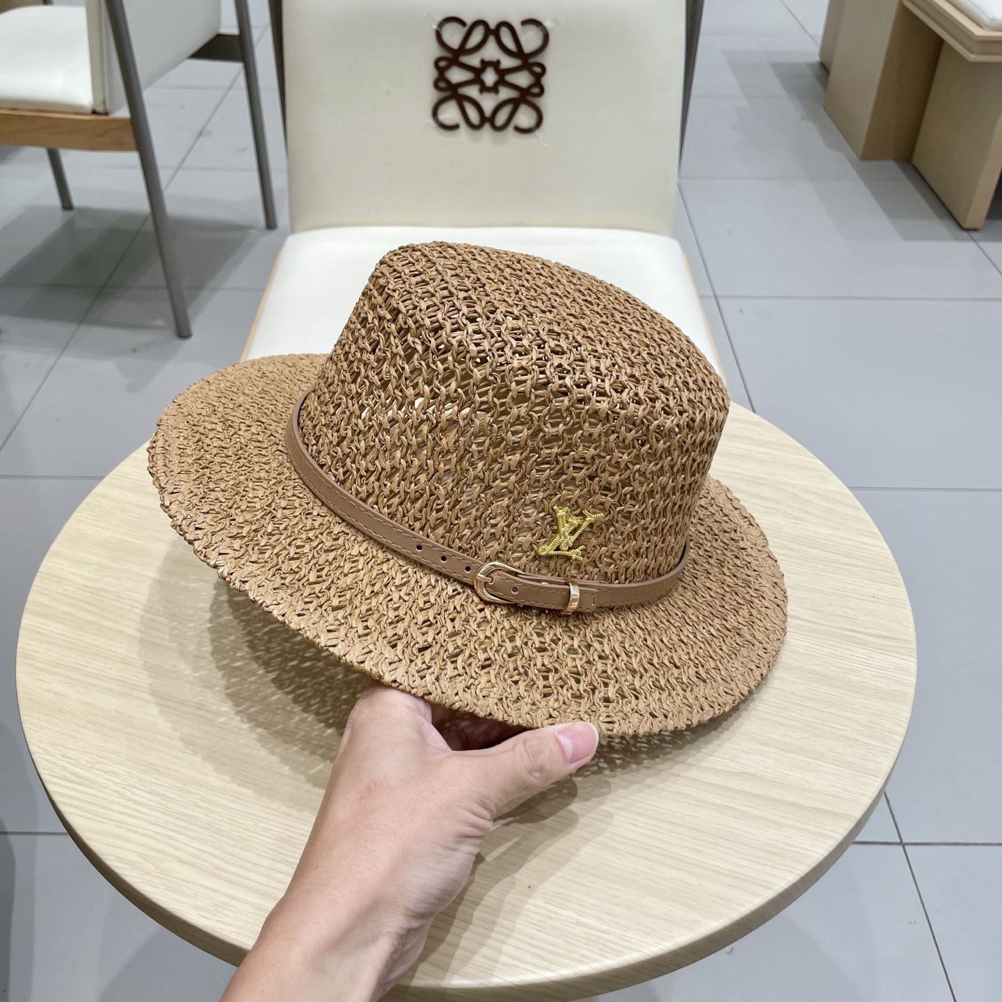 Lv路易威登手工编织夏季草编礼帽透气草帽女2025新款显脸小平檐度假风遮阳帽