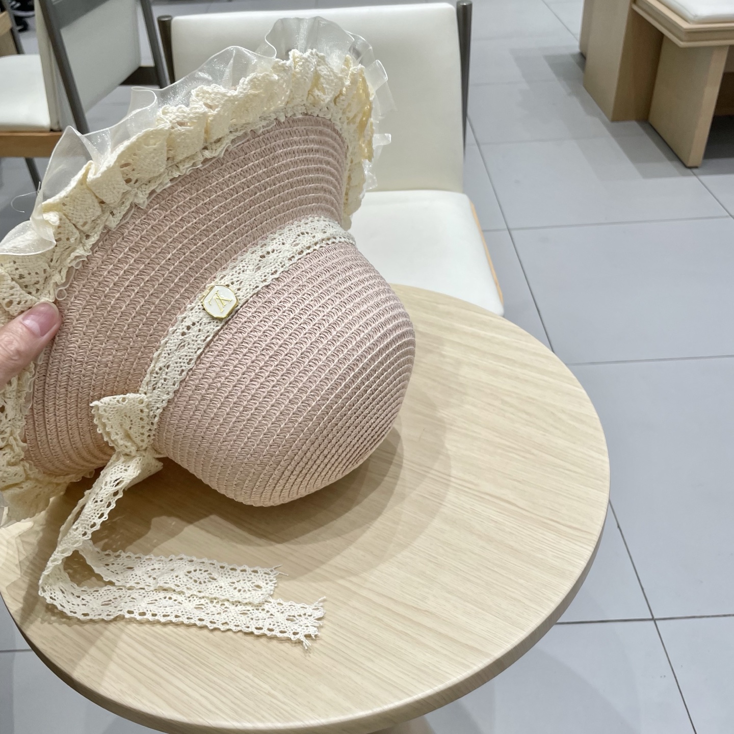 🧢路易威登棒球帽 LouisVuitton😍草帽女蕾丝蝴蝶结遮阳帽户外出游度假太阳帽沙滩防晒帽百搭渔夫帽