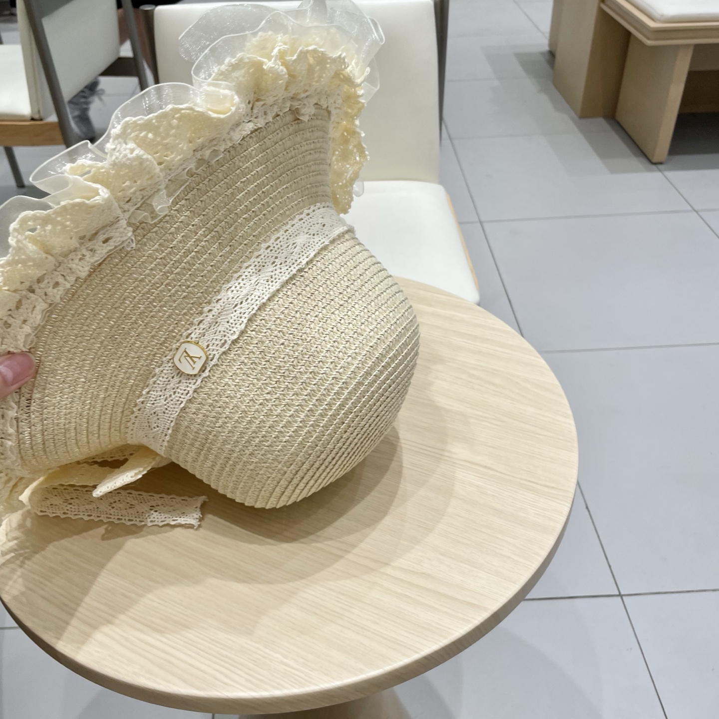 🧢路易威登棒球帽 LouisVuitton😍草帽女蕾丝蝴蝶结遮阳帽户外出游度假太阳帽沙滩防晒帽百搭渔夫帽