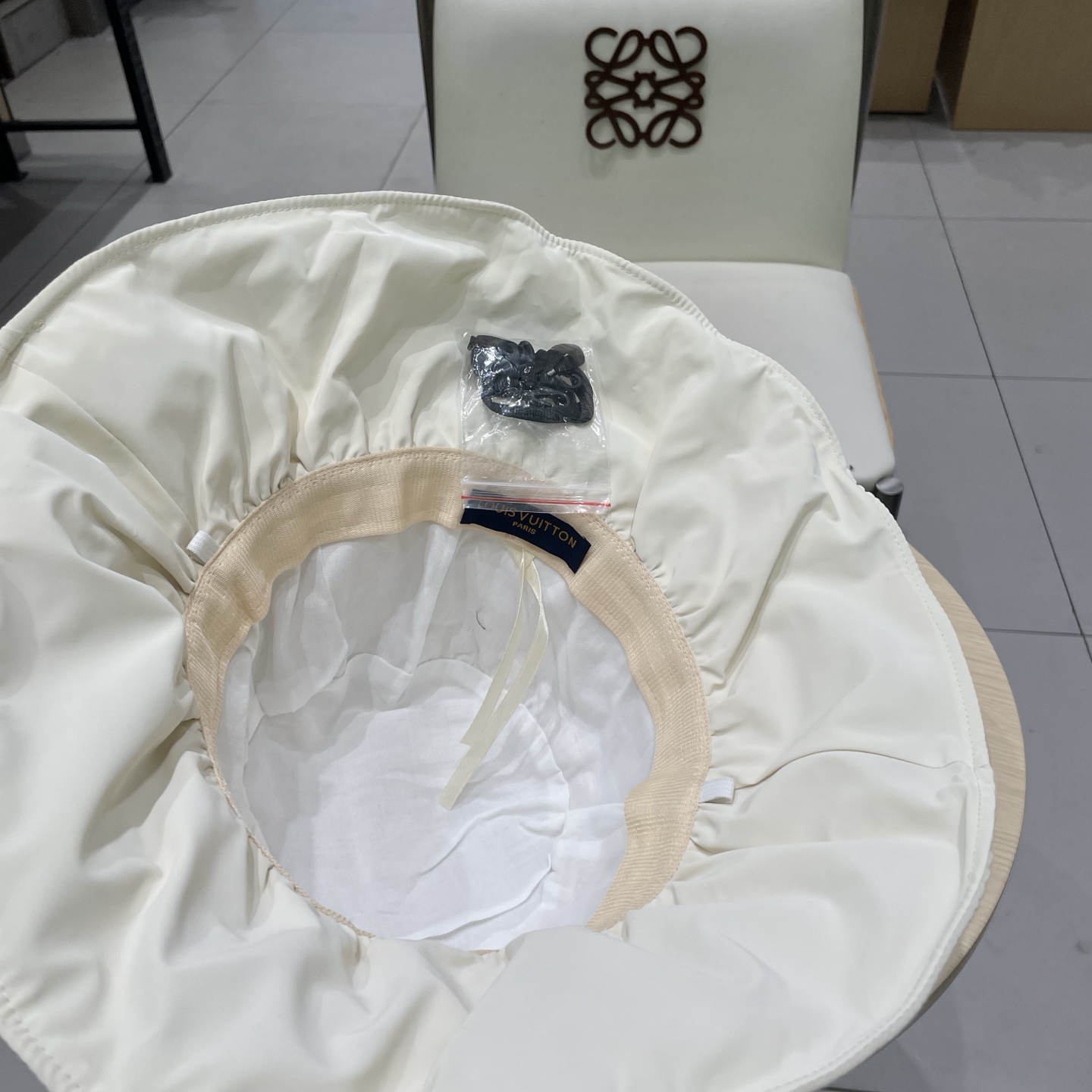 🧢路易威登棒球帽 LouisVuitton😍遮阳帽女夏天薄款时尚链条大檐渔夫帽百搭休闲显脸小遮脸防晒帽潮