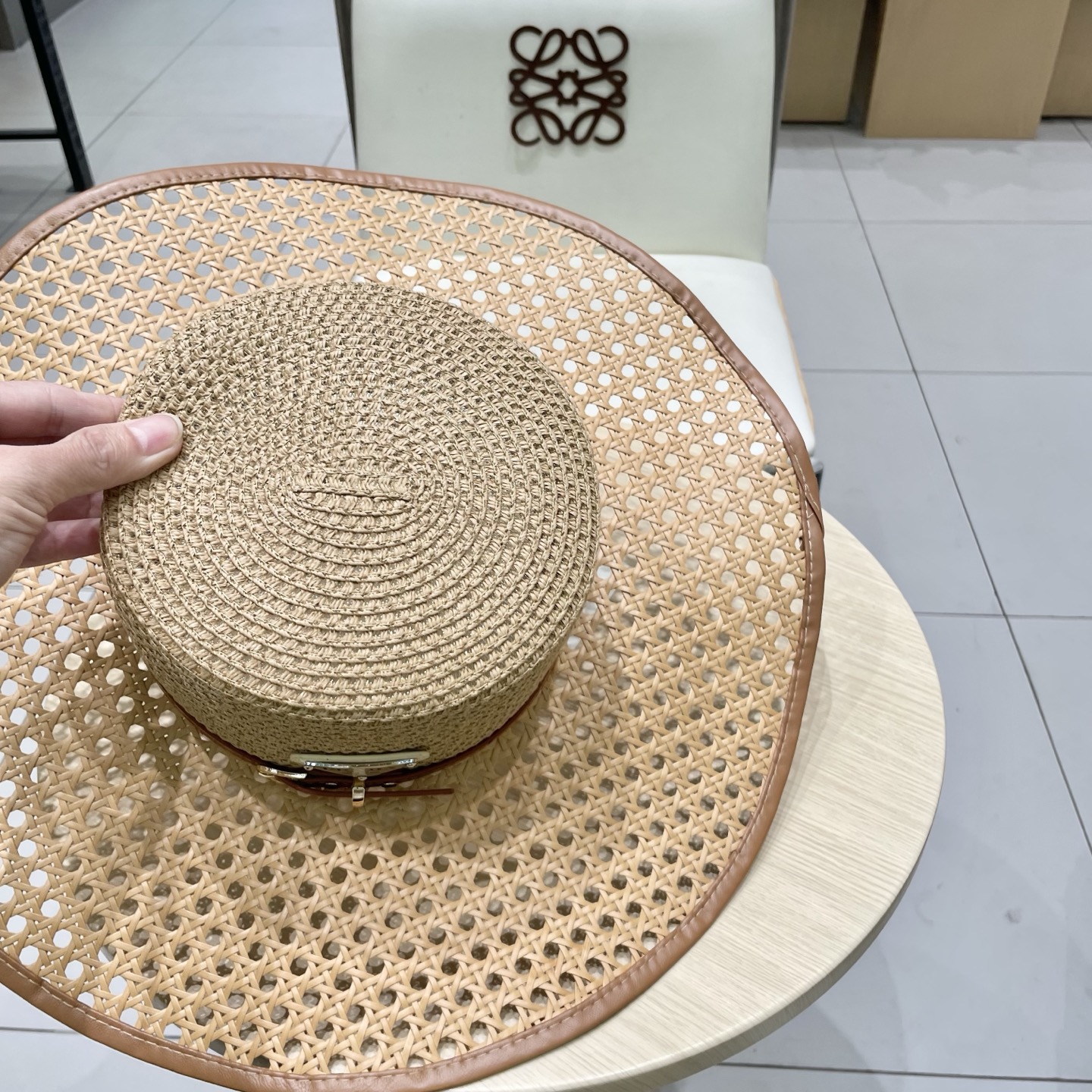 【PRADA普拉达】2025高品质新款草帽，出街必备超好搭配，赶紧入手！
