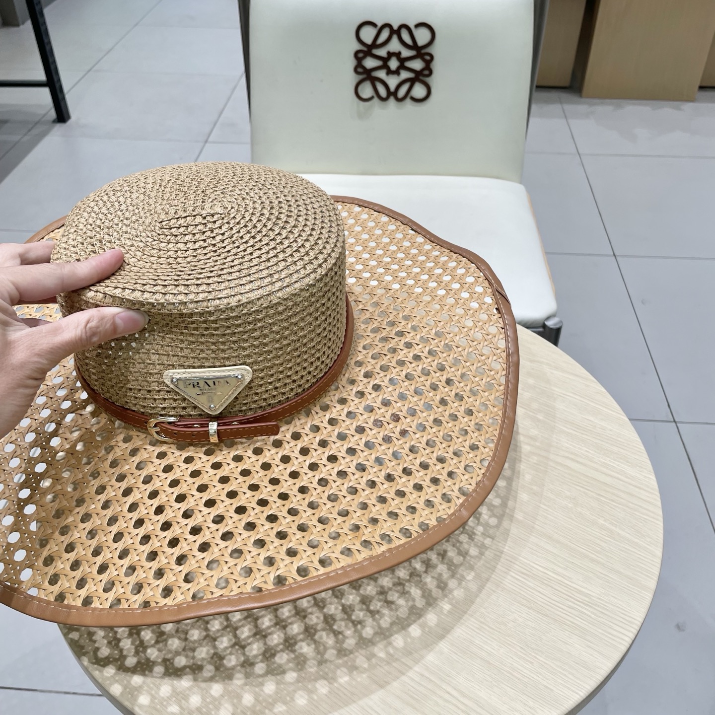 【PRADA普拉达】2025高品质新款草帽，出街必备超好搭配，赶紧入手！