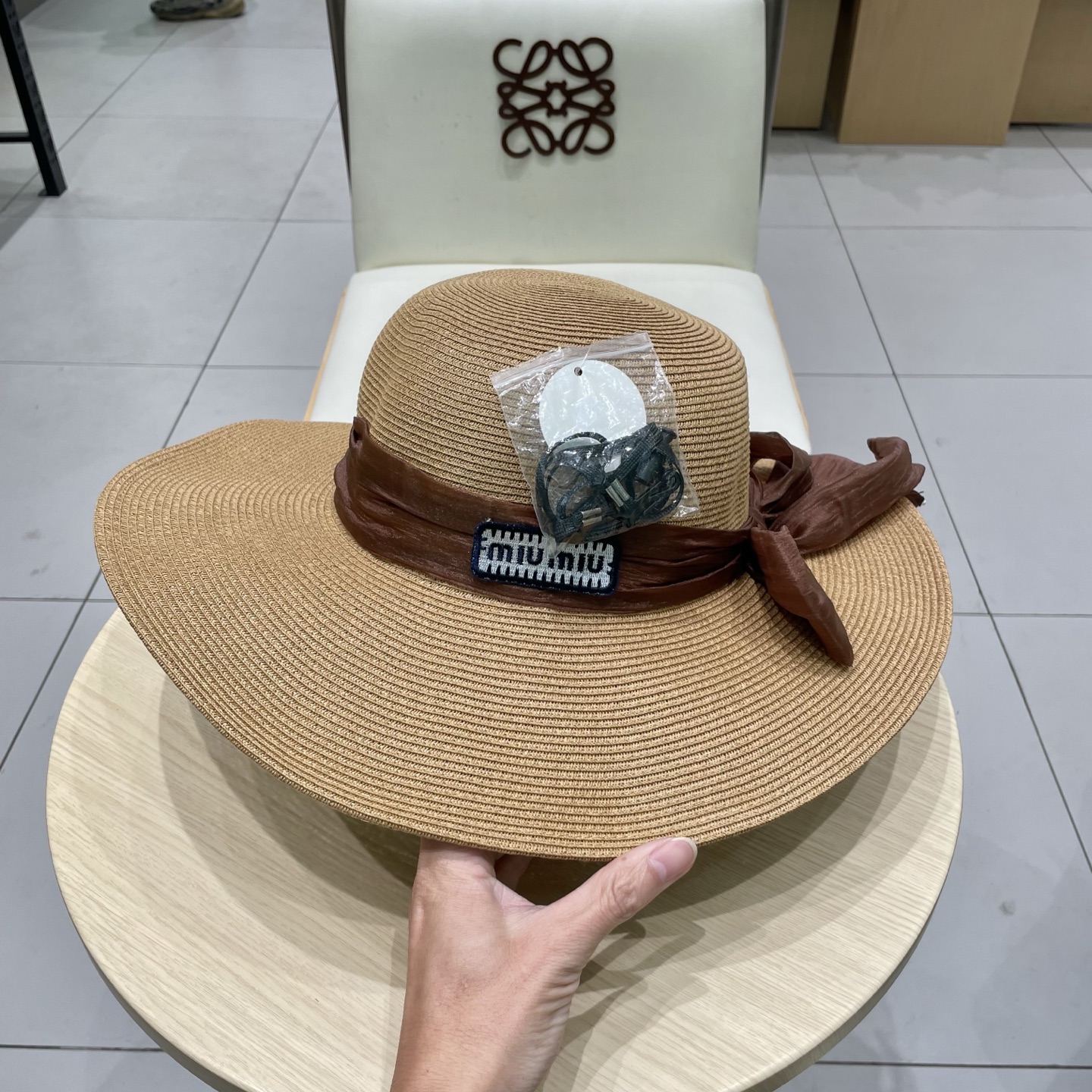 缪缪miumiu百搭草帽女出游度假海边法式防晒大檐帽蝴蝶结飘带沙滩帽遮阳帽子
