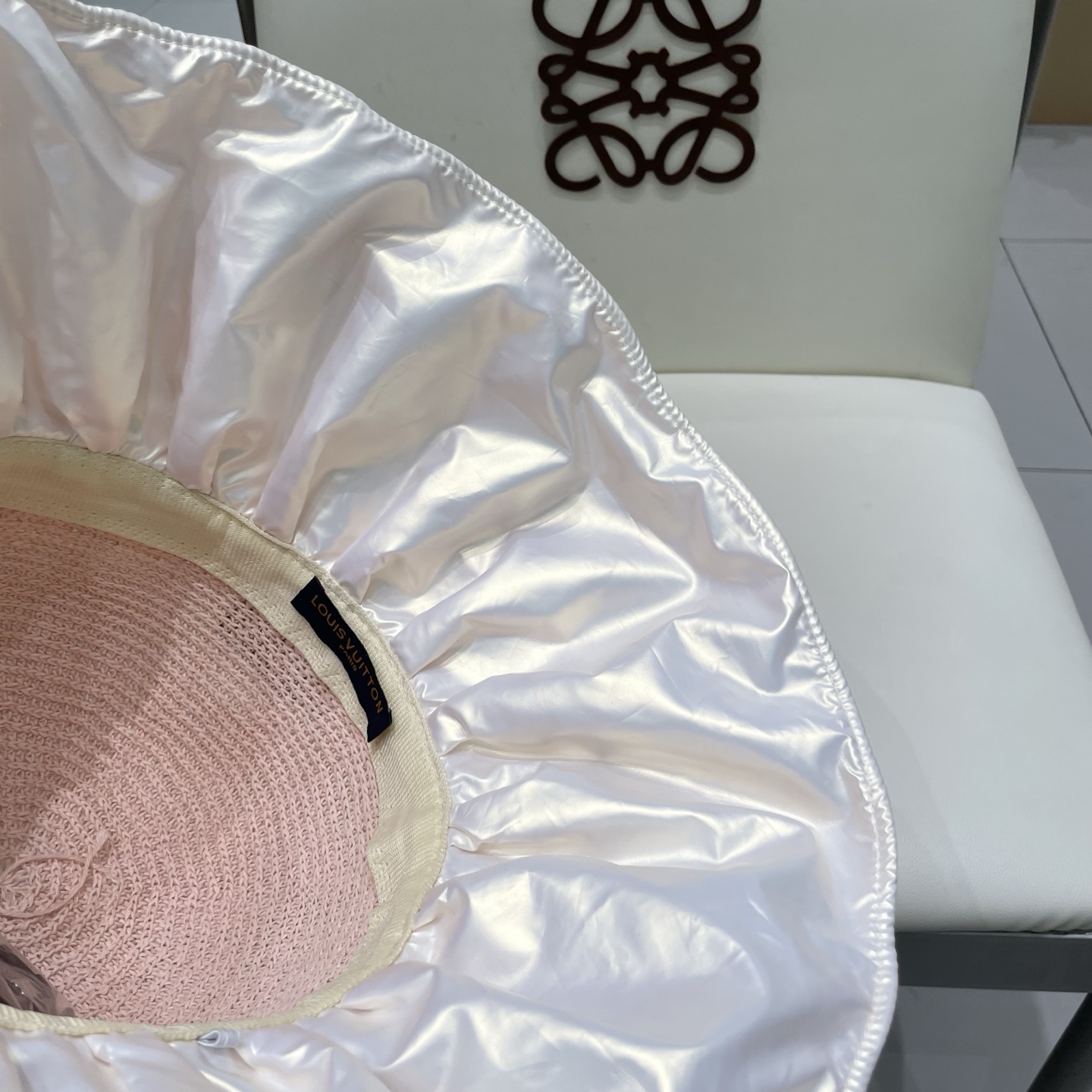 🧢路易威登LouisVuitton😍黑胶大檐防晒遮阳帽女夏季太阳遮脸防紫外线蝴蝶结大头围渔夫帽子