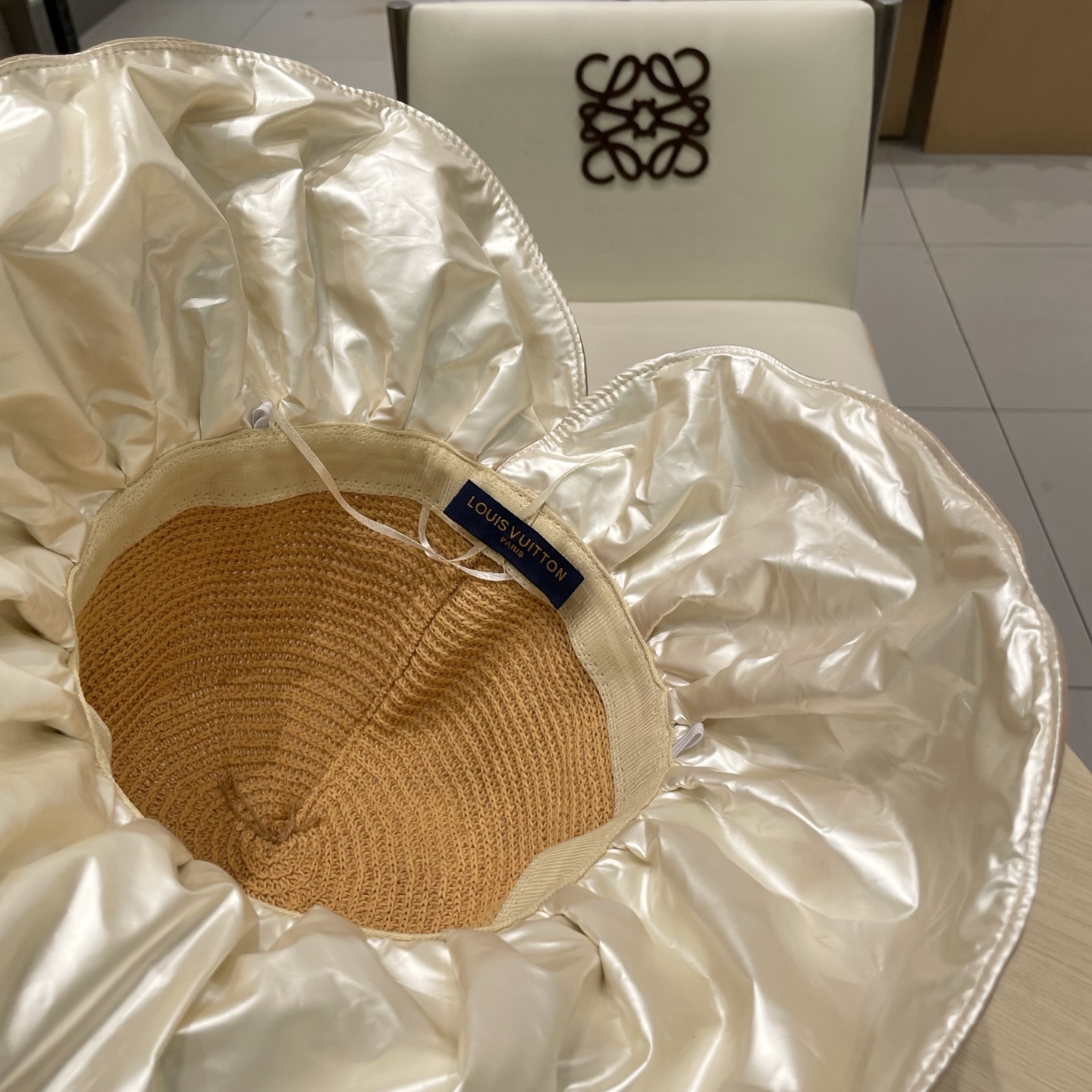 🧢路易威登LouisVuitton😍黑胶大檐防晒遮阳帽女夏季太阳遮脸防紫外线蝴蝶结大头围渔夫帽子