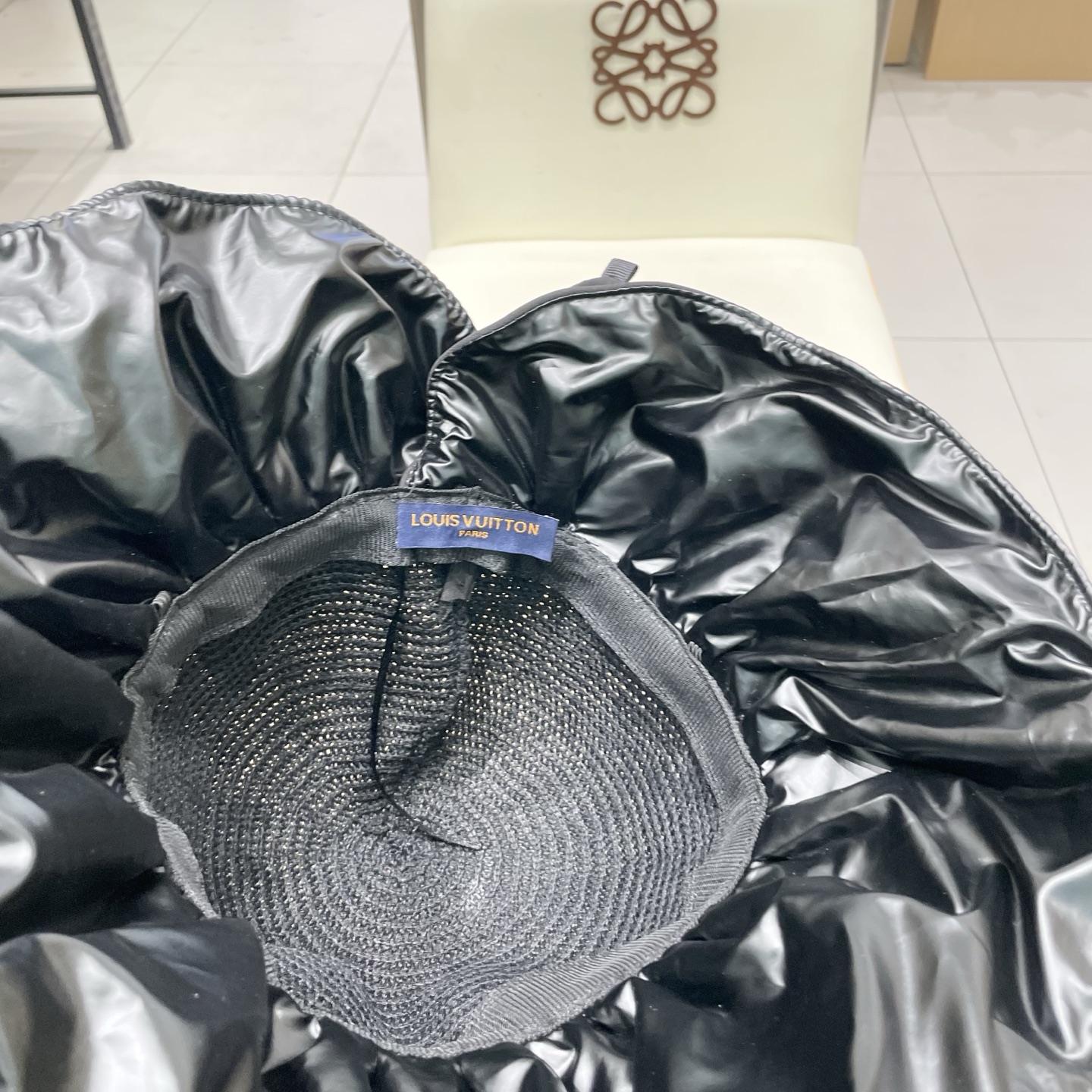 🧢路易威登LouisVuitton😍黑胶大檐防晒遮阳帽女夏季太阳遮脸防紫外线蝴蝶结大头围渔夫帽子