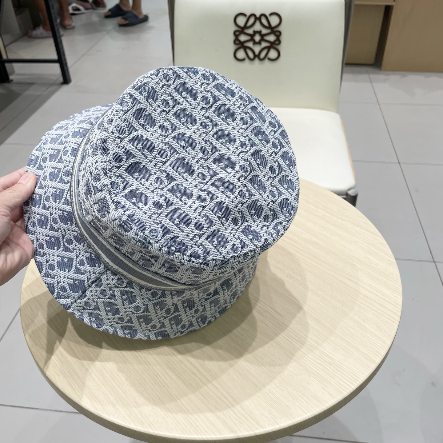  迪奥DIOR 2025新字母logo刺绣格纹布窄檐摩登优雅渔夫帽盆帽女