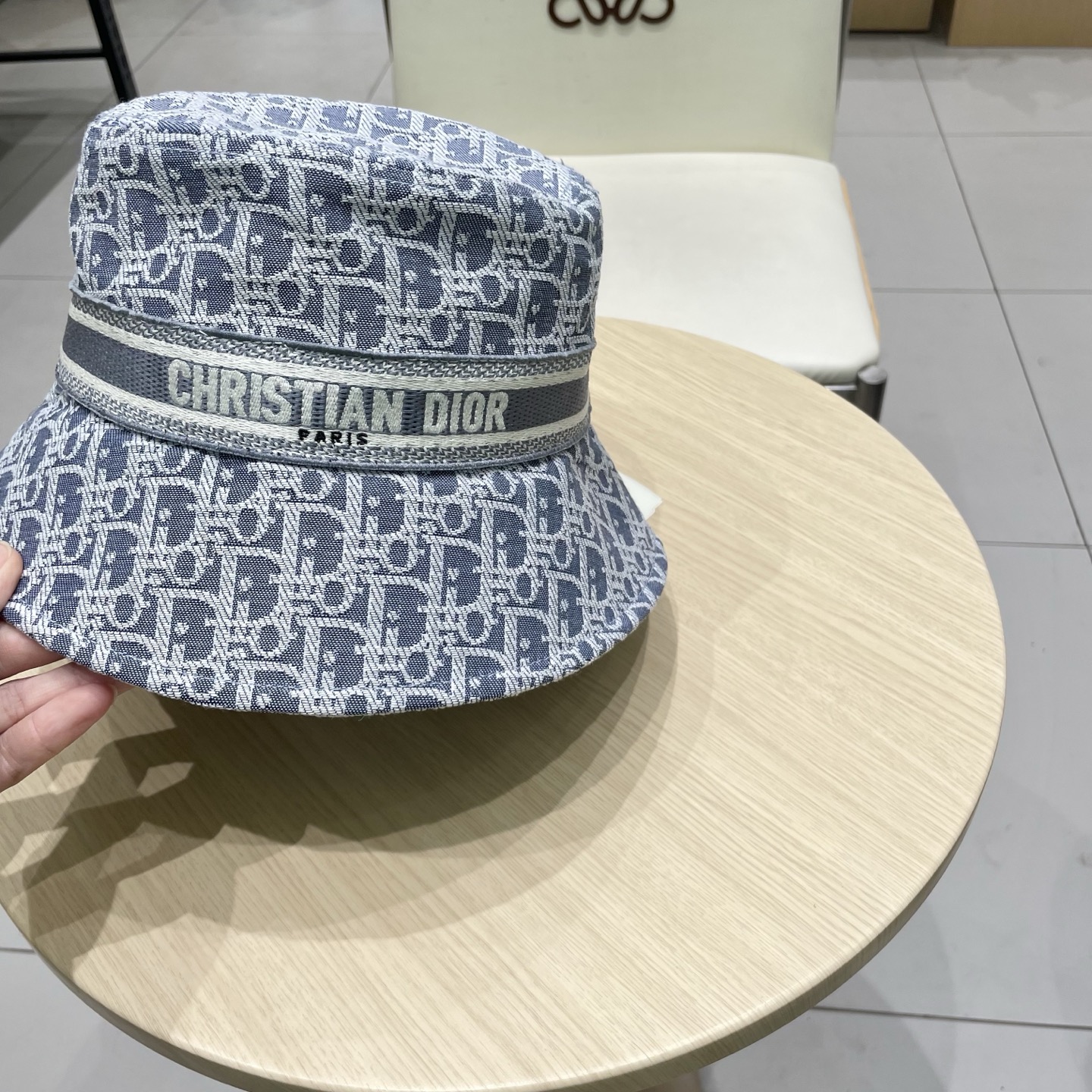  迪奥DIOR 2025新字母logo刺绣格纹布窄檐摩登优雅渔夫帽盆帽女