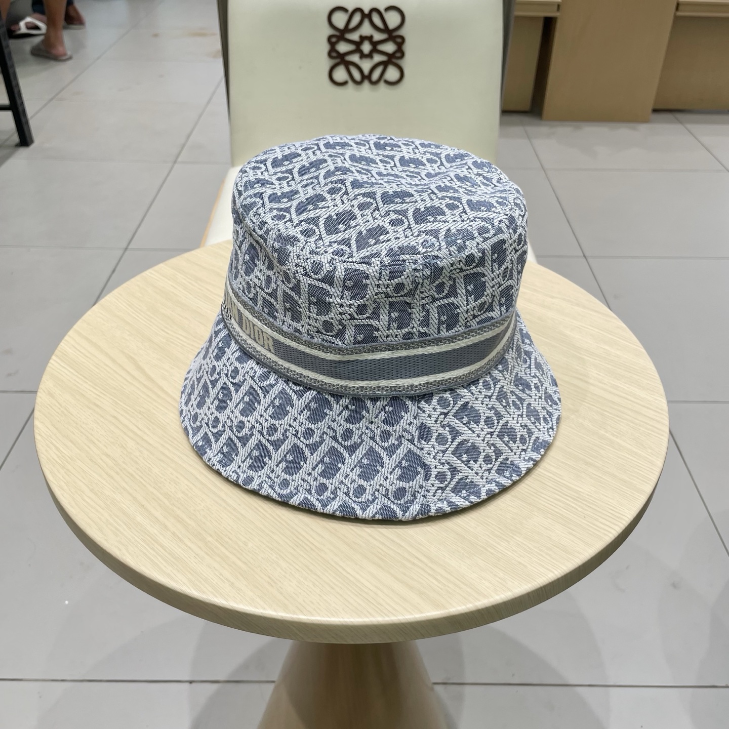  迪奥DIOR 2025新字母logo刺绣格纹布窄檐摩登优雅渔夫帽盆帽女