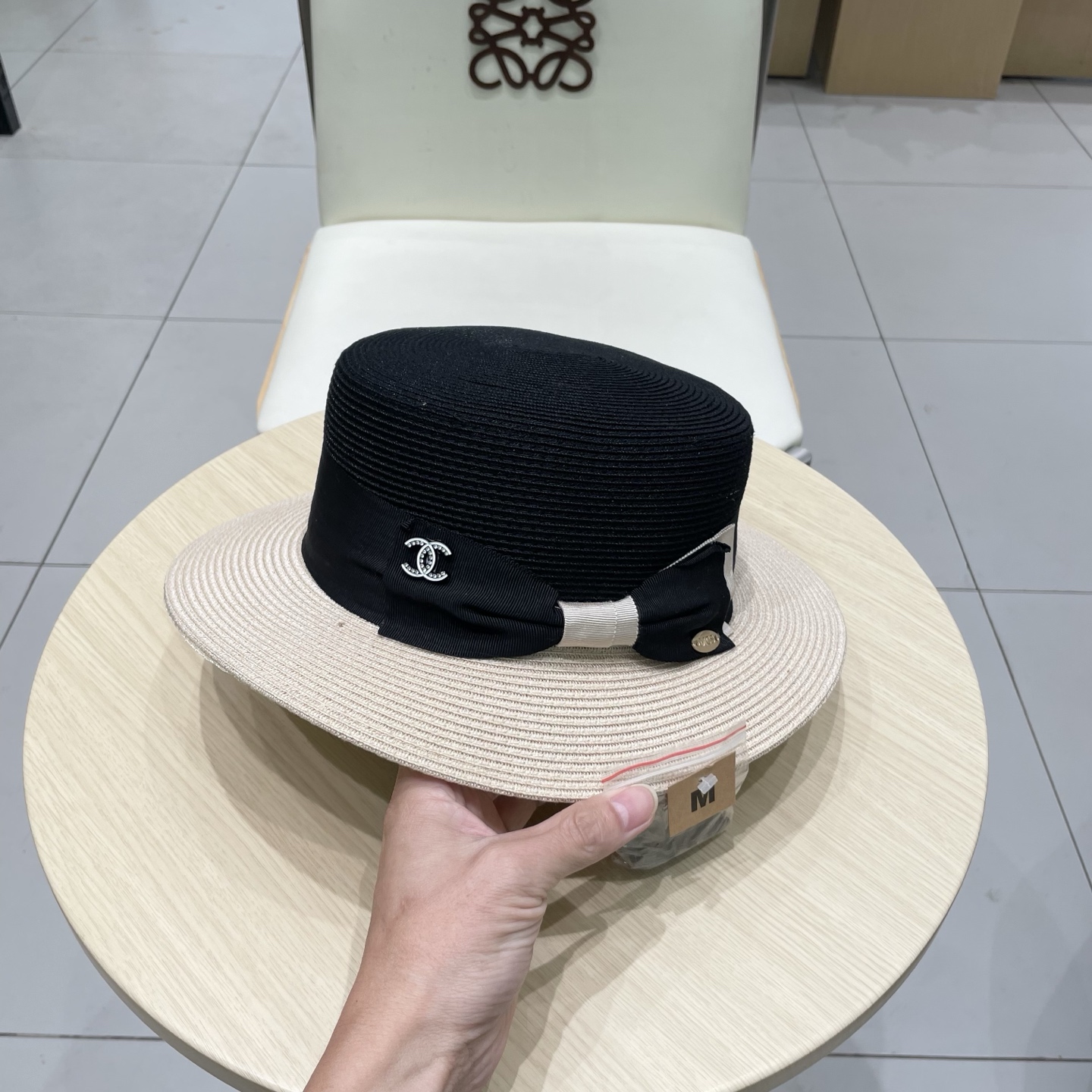 chanel夏季新款细辫小盆帽实用的高颜值美物，夏日就是需要清凉色系，超美平顶遮阳凹造型利器，PP草遮阳