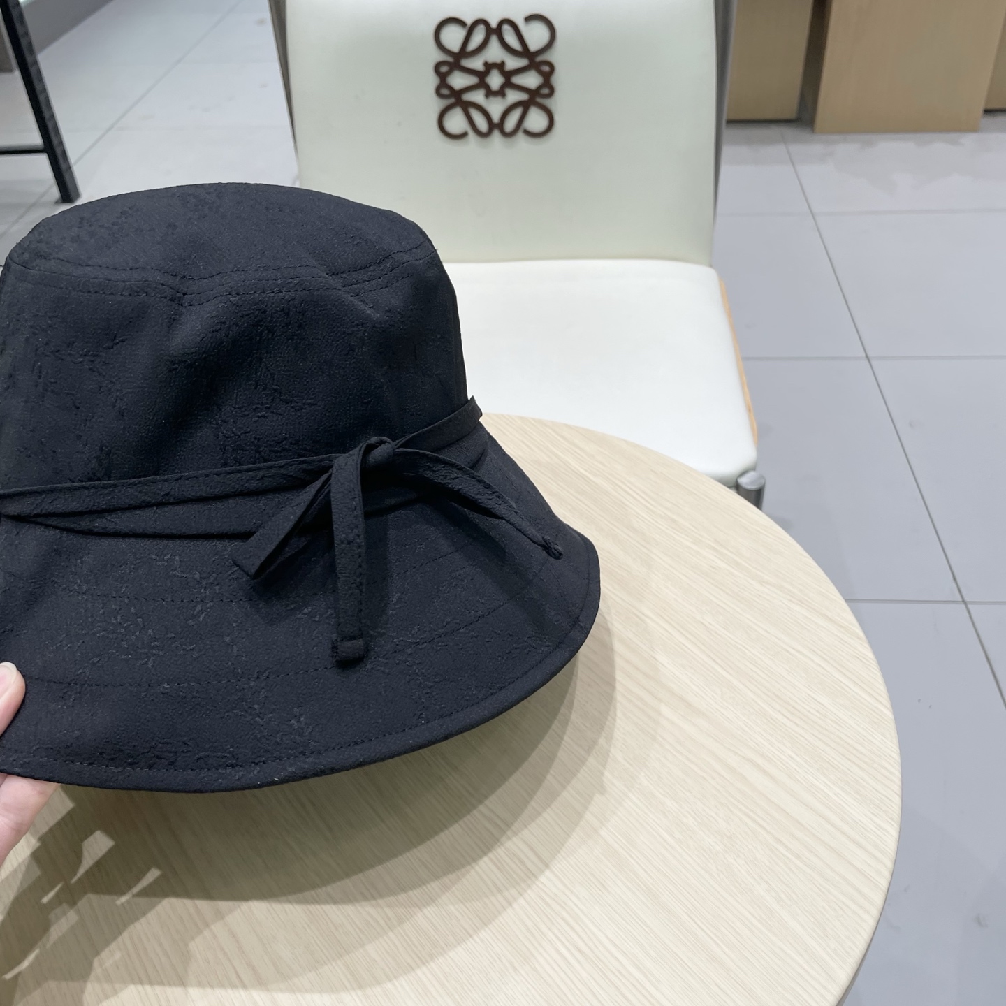 爱马仕 2025夏季新款条纹蝴蝶结帽子女休闲百搭渔夫帽户外遮阳防晒太阳帽