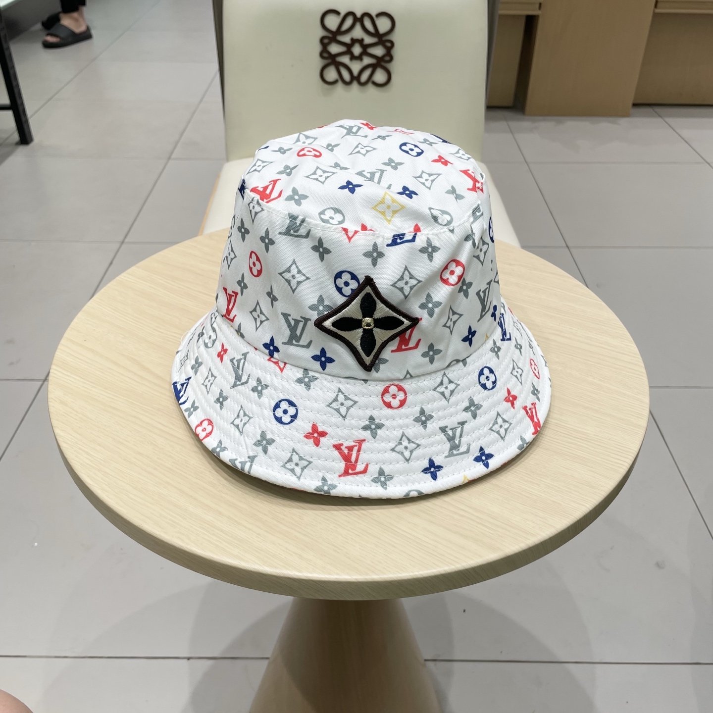 NO:230121,LV new fisherman hat, old-fashioned head 57cm hat, straw hat, fisherman hat baseball hat, hat, louis vuitton, espadrilles, hats19860909LV新款渔夫帽,老花字头围57cm帽子草帽渔夫帽棒球帽,帽子,louis vuitton,espadrilles,hats,hat