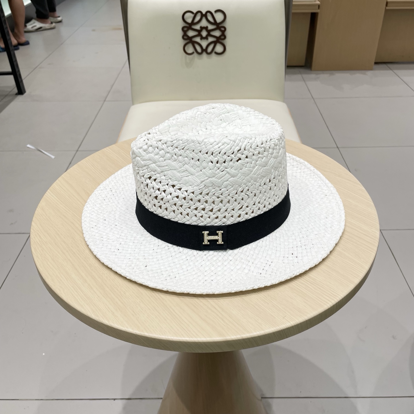 NO:230092,Hermes 2025 new retro panama top hat straw hat travel beach vacation sun protection sun hat beach sun hat girl hat straw hat fisherman hat baseball hat, hat, hermes, hermes, espadrilles, hats19860909Hermes爱马仕2025新款复古巴拿马小礼帽草帽出游海边度假防晒遮阳帽沙滩太阳帽女帽子草帽渔夫帽棒球帽,帽子,hermes,hermes,espadrilles,hats,hat