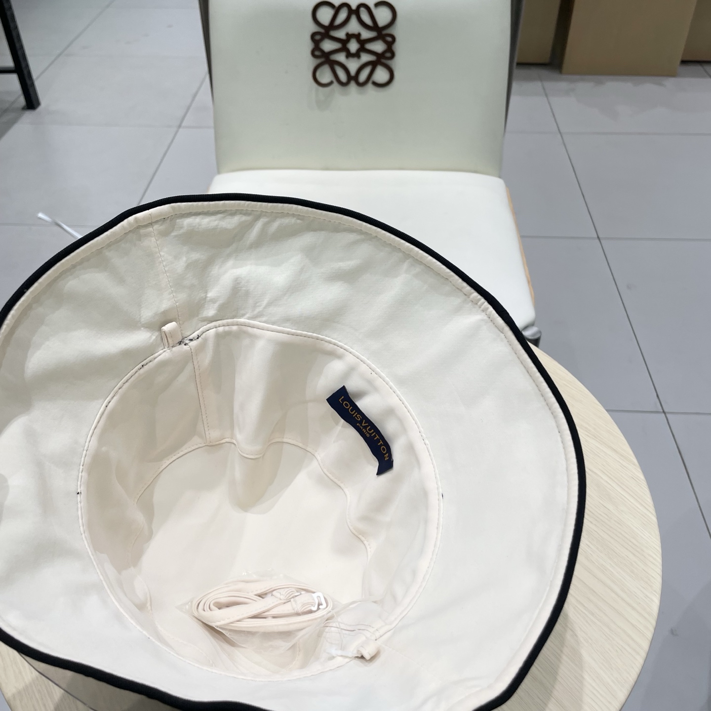 LV 路易威登新款渔夫帽，头围57cm