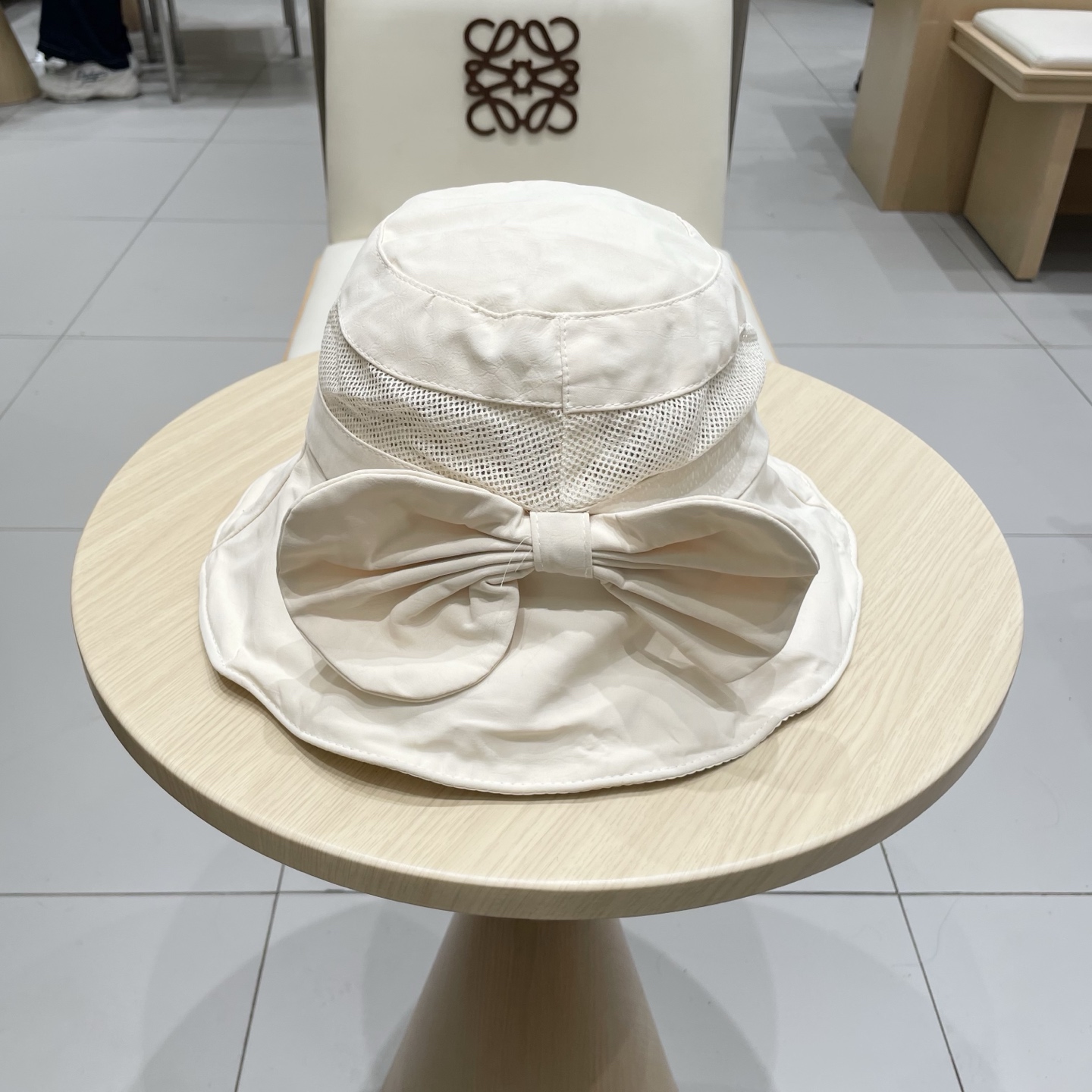   Hermes爱马仕网纱防晒渔夫帽显脸小2025夏季新款户外出游遮阳帽大檐太阳帽