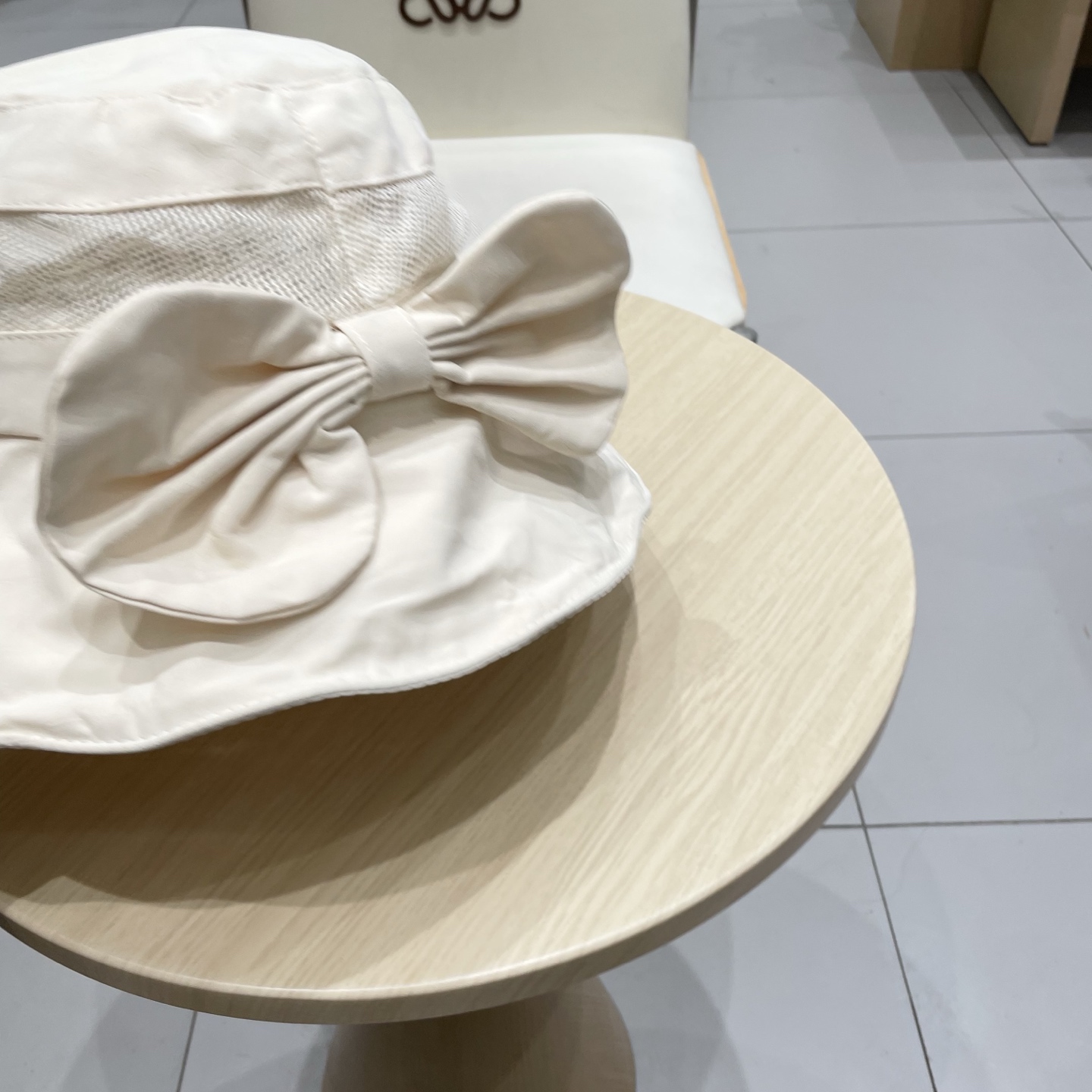   Hermes爱马仕网纱防晒渔夫帽显脸小2025夏季新款户外出游遮阳帽大檐太阳帽