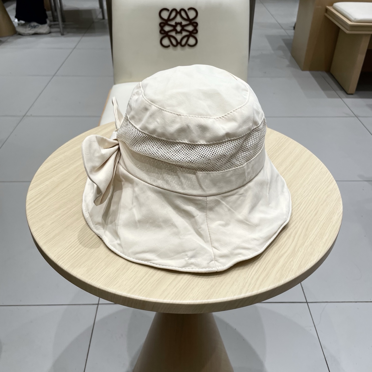   Hermes爱马仕网纱防晒渔夫帽显脸小2025夏季新款户外出游遮阳帽大檐太阳帽