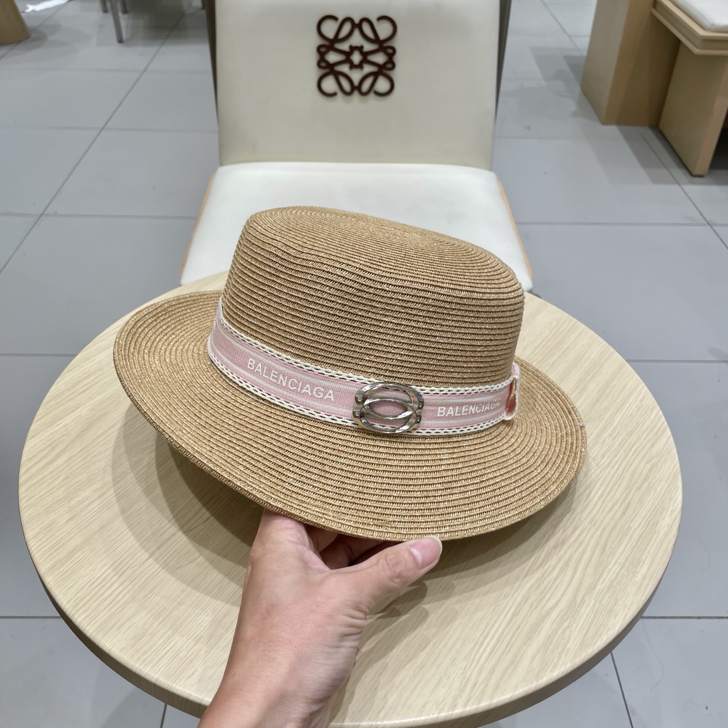 BALENCIAGA巴黎世家夏季新款细辫小盆帽实用的高颜值美物，夏日就是需要清凉色系，超美平顶遮阳凹造型