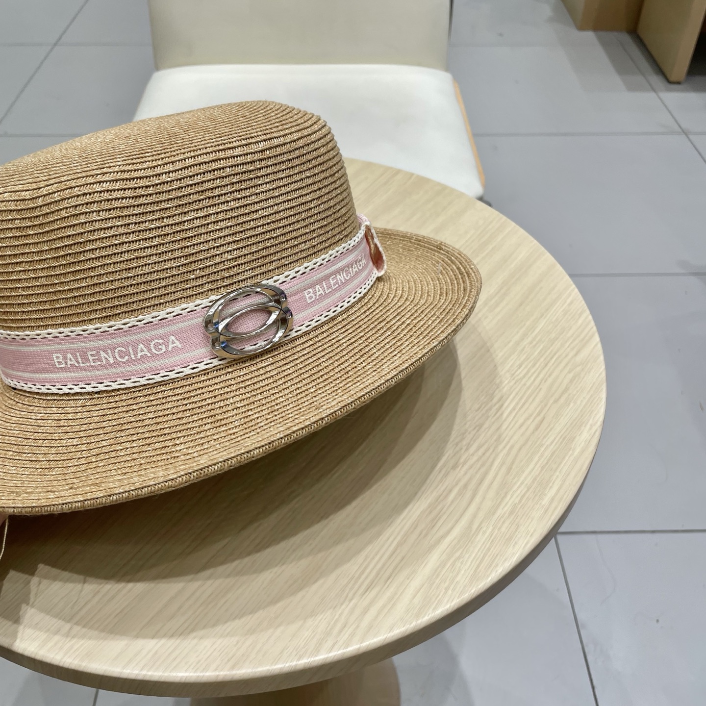 BALENCIAGA巴黎世家夏季新款细辫小盆帽实用的高颜值美物，夏日就是需要清凉色系，超美平顶遮阳凹造型