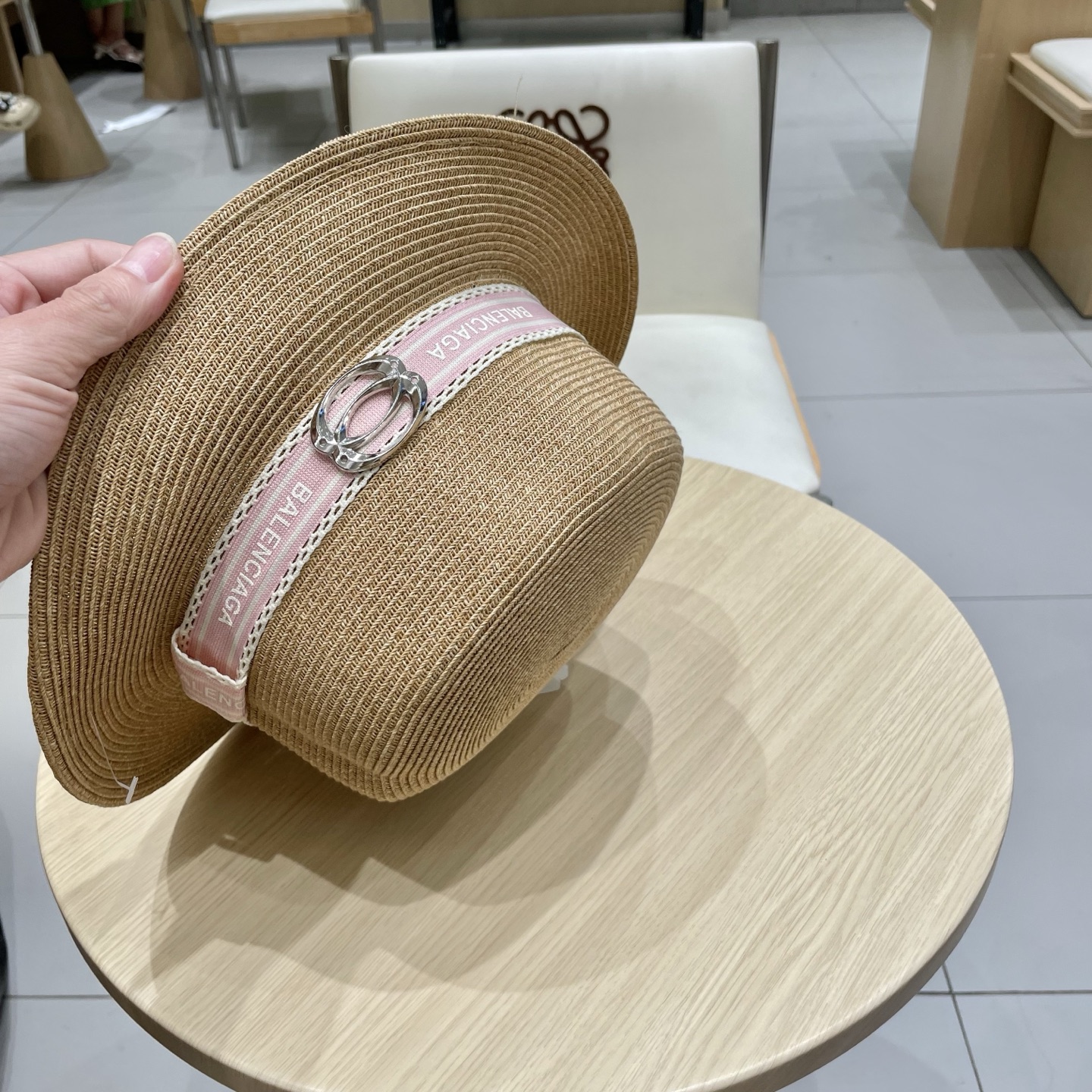 BALENCIAGA巴黎世家夏季新款细辫小盆帽实用的高颜值美物，夏日就是需要清凉色系，超美平顶遮阳凹造型