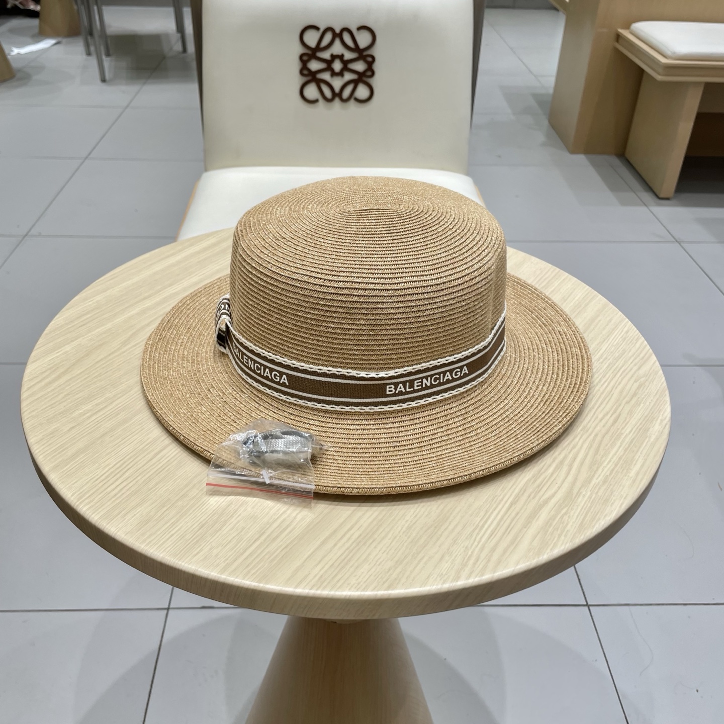 BALENCIAGA巴黎世家夏季新款细辫小盆帽实用的高颜值美物，夏日就是需要清凉色系，超美平顶遮阳凹造型