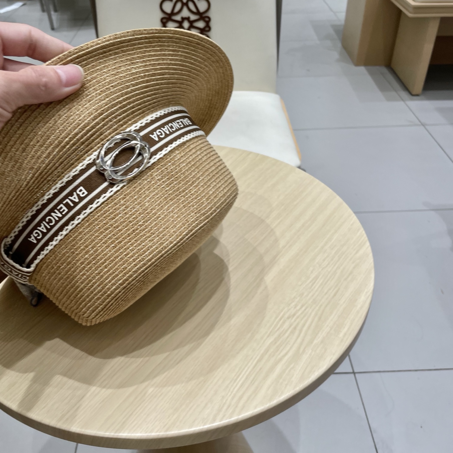 BALENCIAGA巴黎世家夏季新款细辫小盆帽实用的高颜值美物，夏日就是需要清凉色系，超美平顶遮阳凹造型