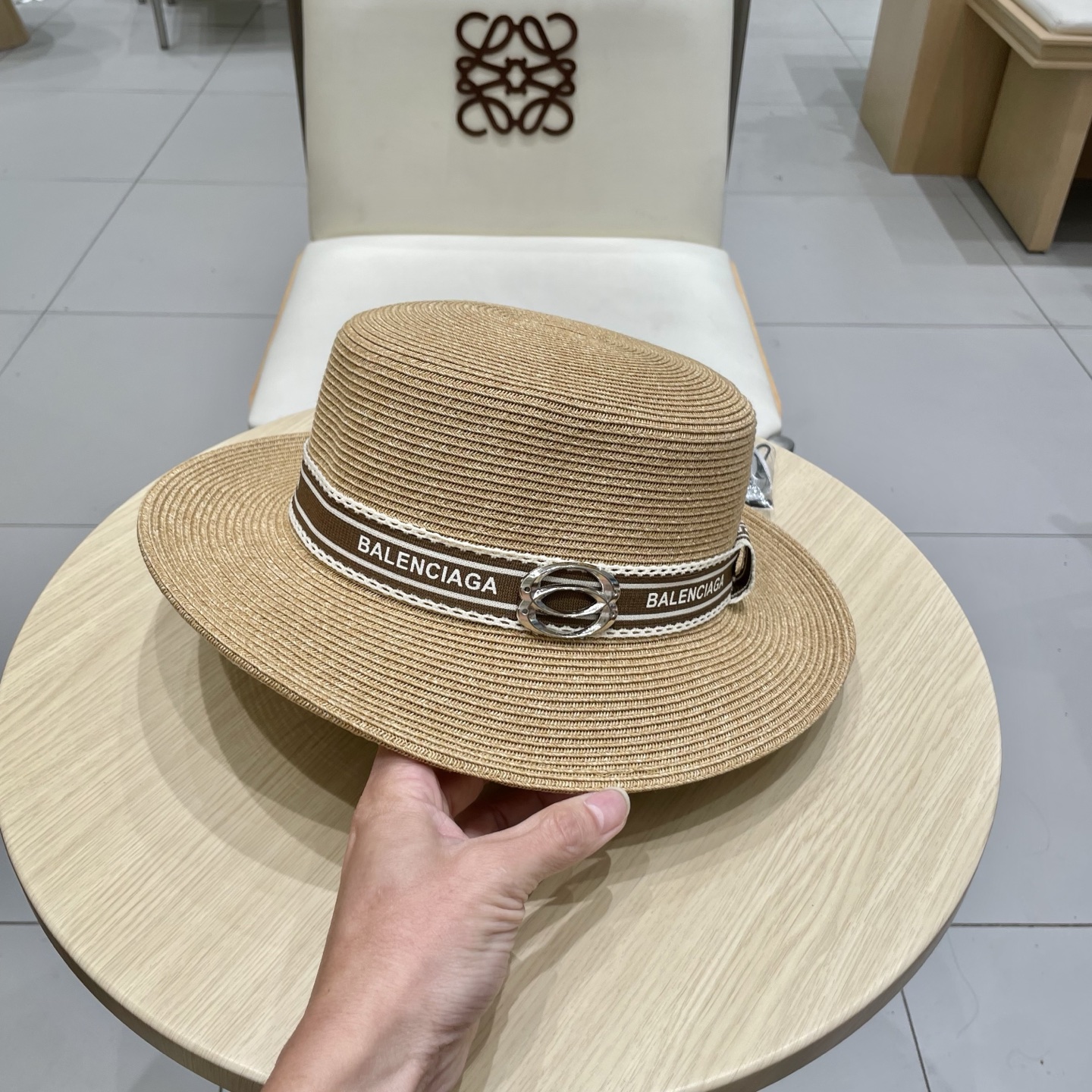 BALENCIAGA巴黎世家夏季新款细辫小盆帽实用的高颜值美物，夏日就是需要清凉色系，超美平顶遮阳凹造型