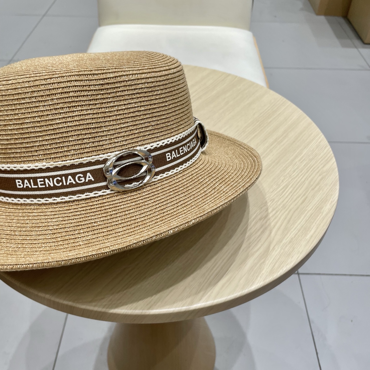 BALENCIAGA巴黎世家夏季新款细辫小盆帽实用的高颜值美物，夏日就是需要清凉色系，超美平顶遮阳凹造型