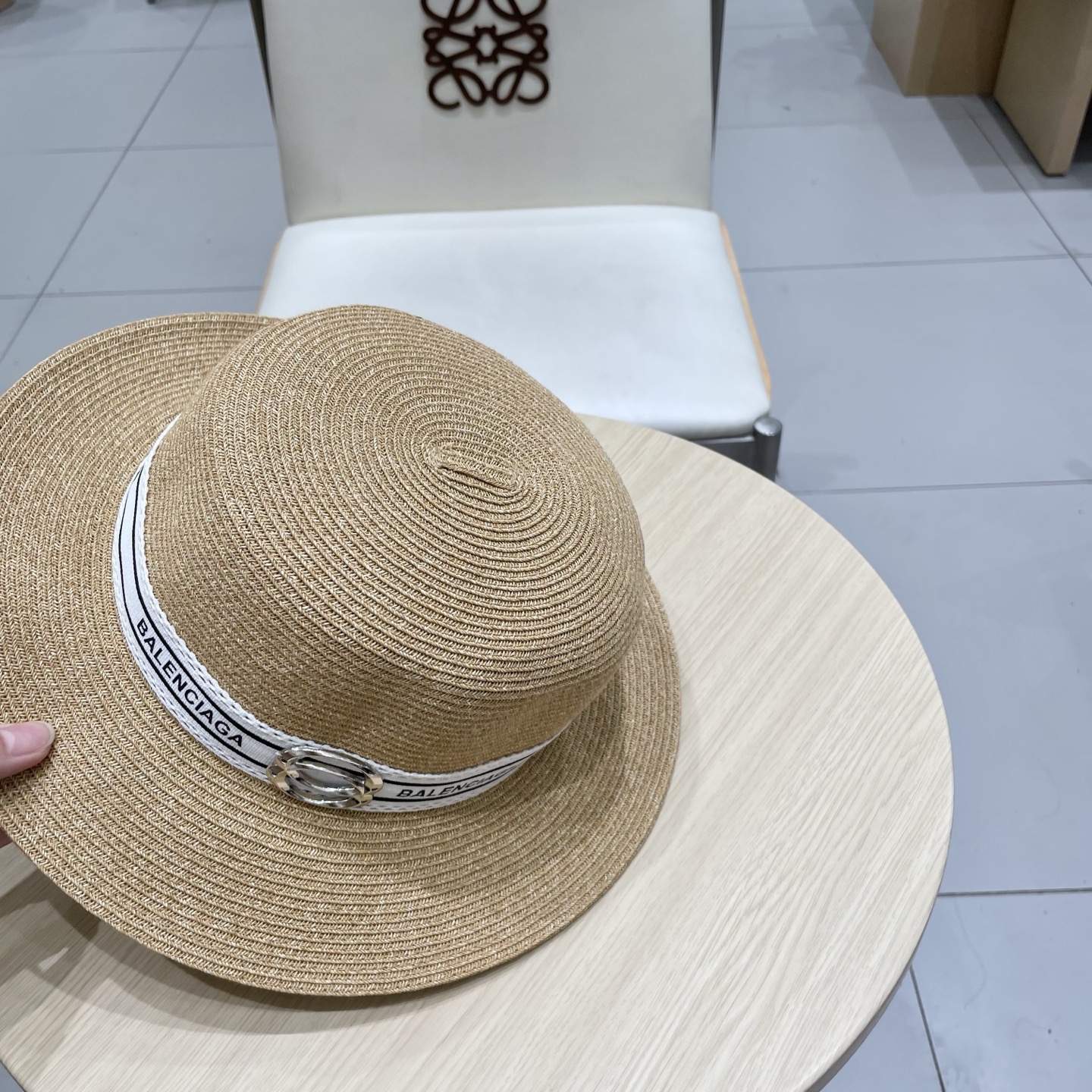 BALENCIAGA巴黎世家夏季新款细辫小盆帽实用的高颜值美物，夏日就是需要清凉色系，超美平顶遮阳凹造型