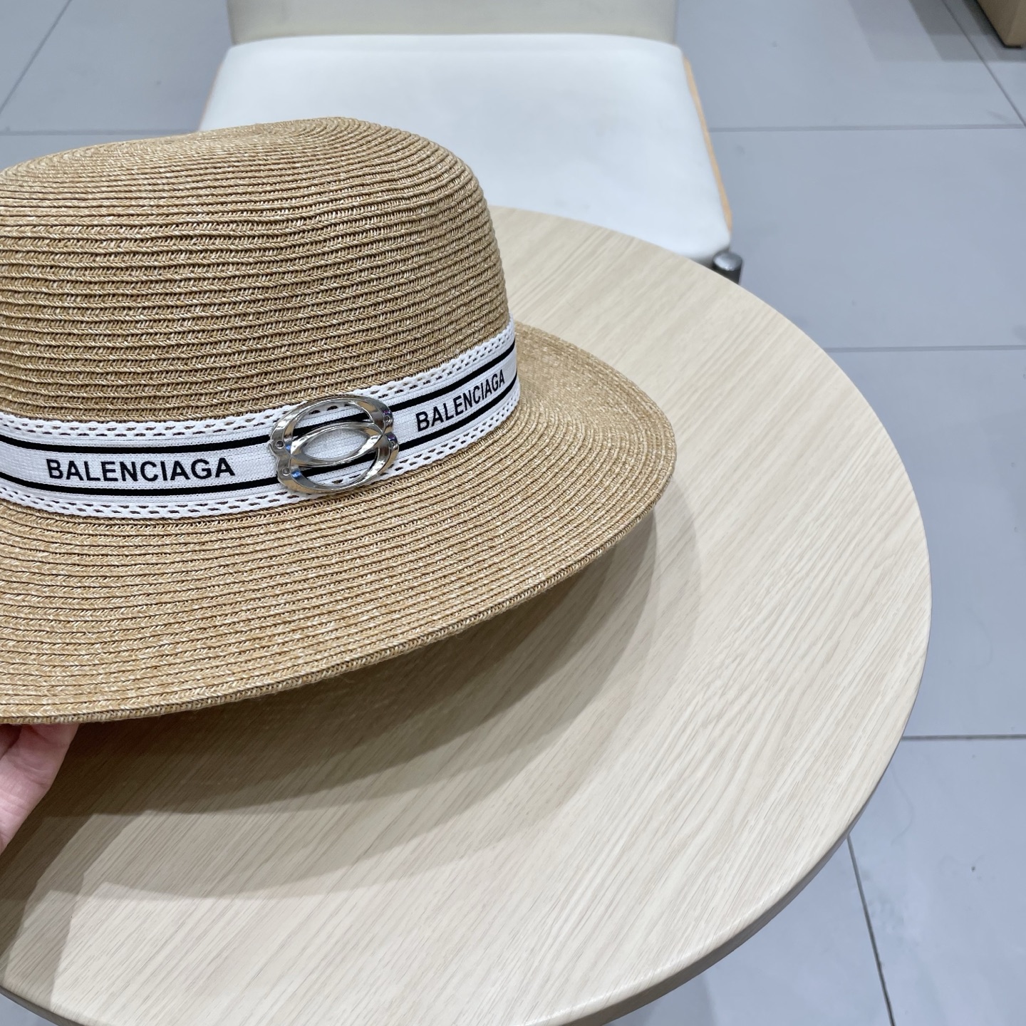BALENCIAGA巴黎世家夏季新款细辫小盆帽实用的高颜值美物，夏日就是需要清凉色系，超美平顶遮阳凹造型