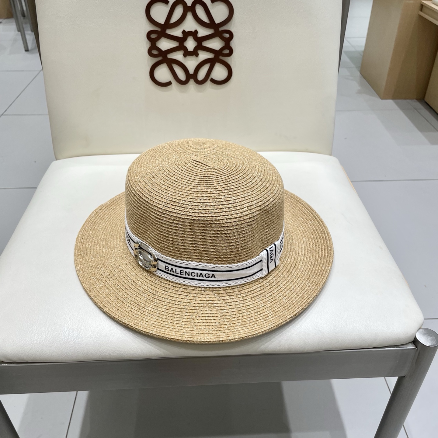 BALENCIAGA巴黎世家夏季新款细辫小盆帽实用的高颜值美物，夏日就是需要清凉色系，超美平顶遮阳凹造型