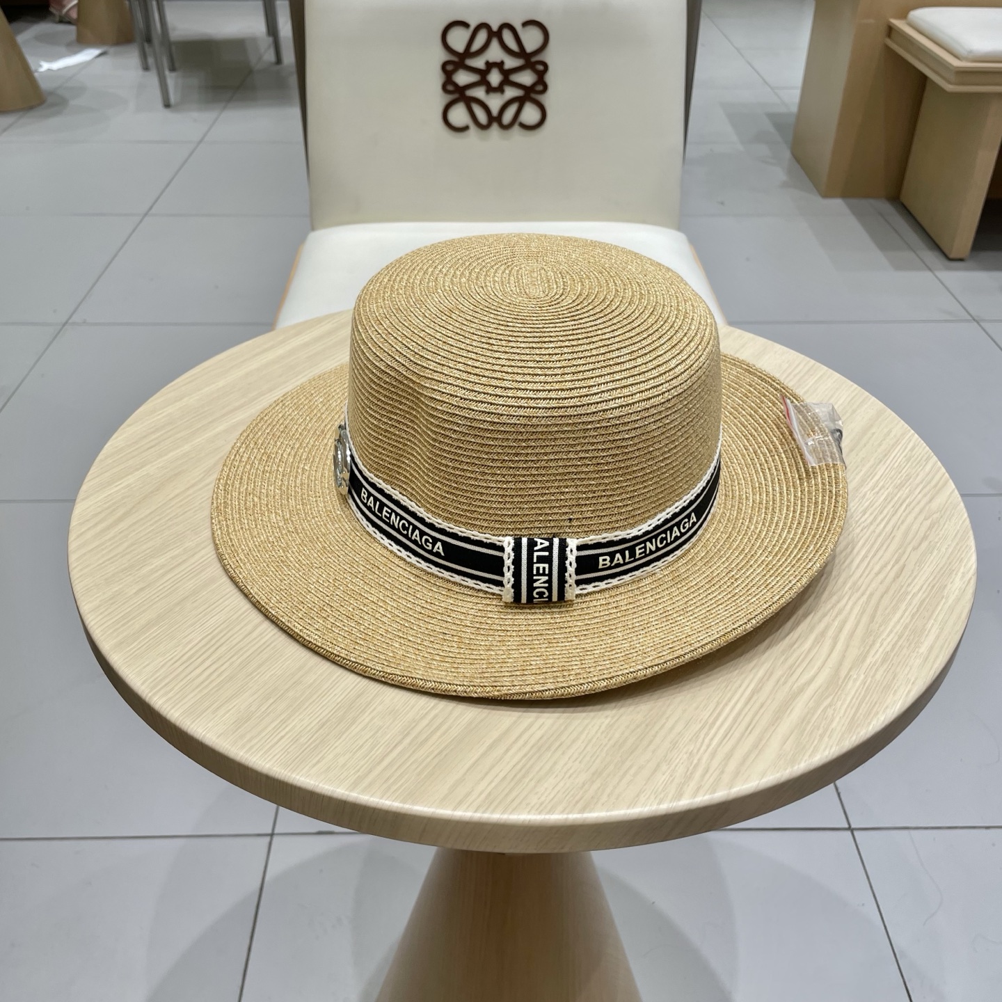 BALENCIAGA巴黎世家夏季新款细辫小盆帽实用的高颜值美物，夏日就是需要清凉色系，超美平顶遮阳凹造型