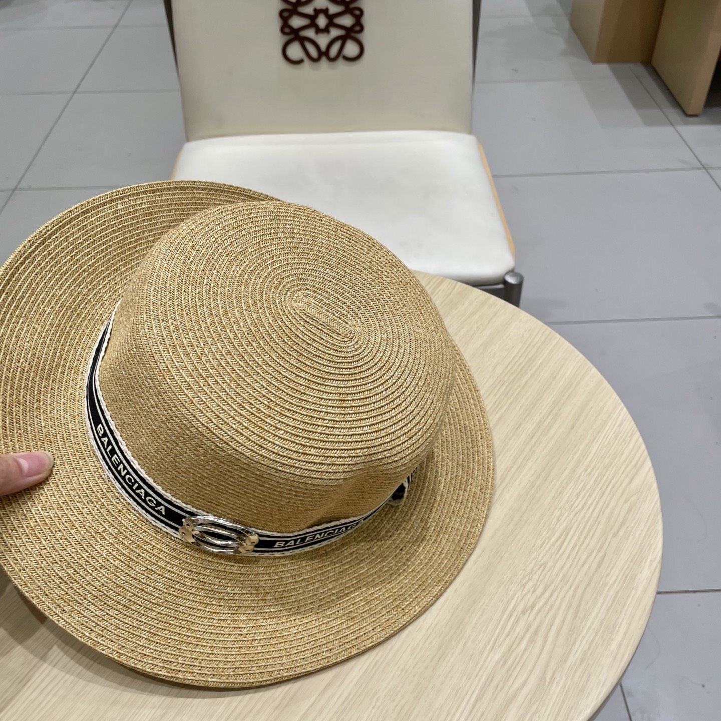 BALENCIAGA巴黎世家夏季新款细辫小盆帽实用的高颜值美物，夏日就是需要清凉色系，超美平顶遮阳凹造型