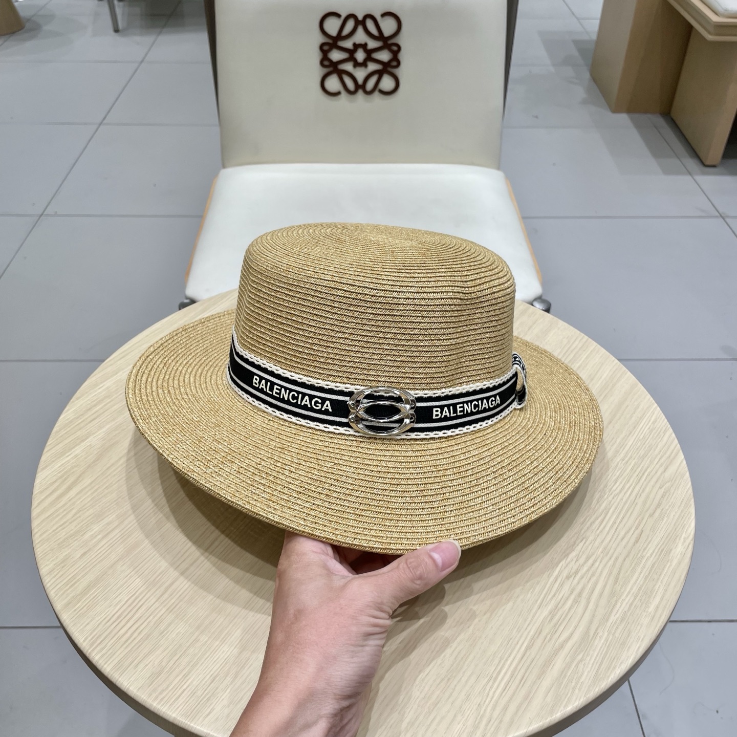 BALENCIAGA巴黎世家夏季新款细辫小盆帽实用的高颜值美物，夏日就是需要清凉色系，超美平顶遮阳凹造型