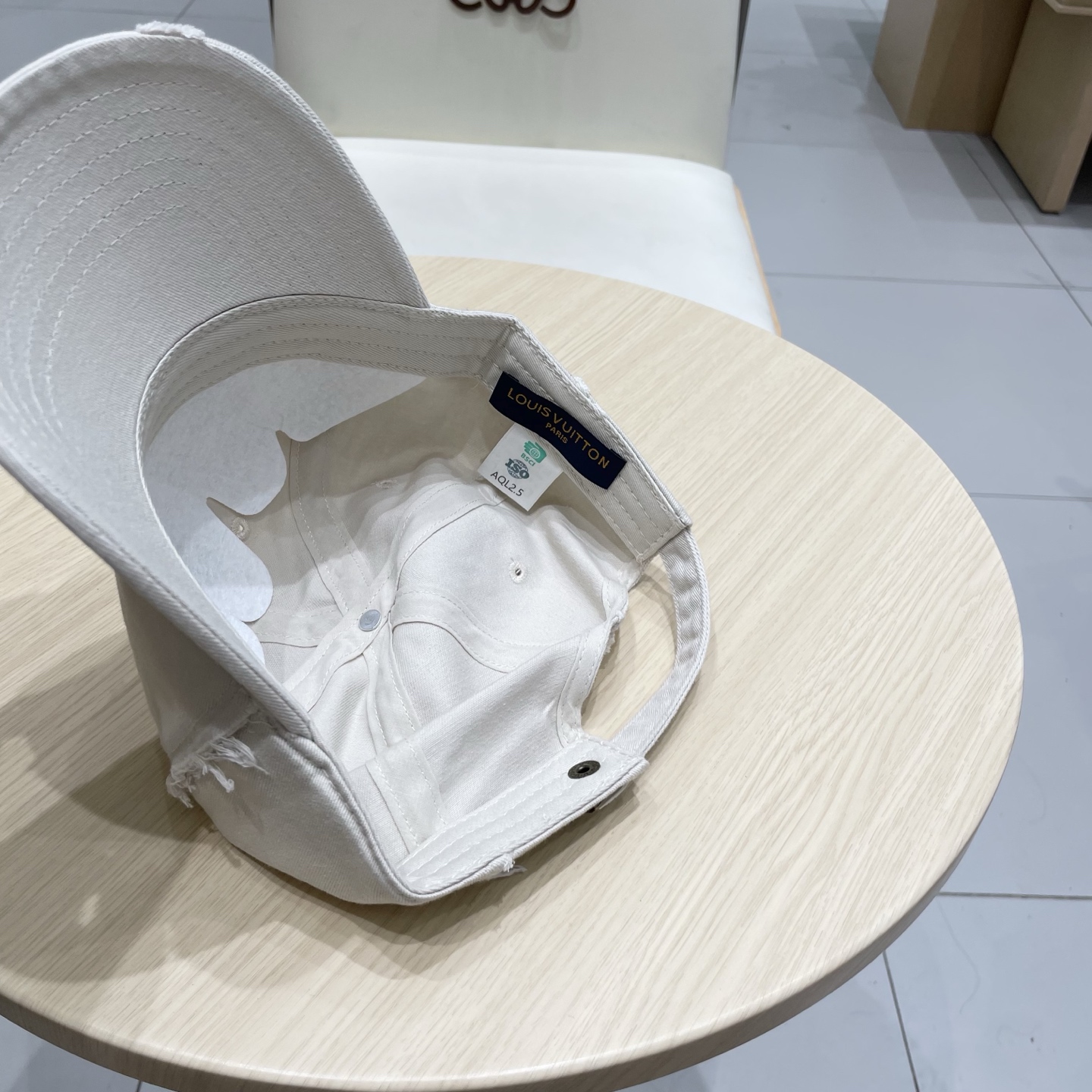  🧢路易威登棒球帽 LouisVuitton😍新款LV棒球帽，重工打造♥️高端大气，百搭款🤗男女通用！跑