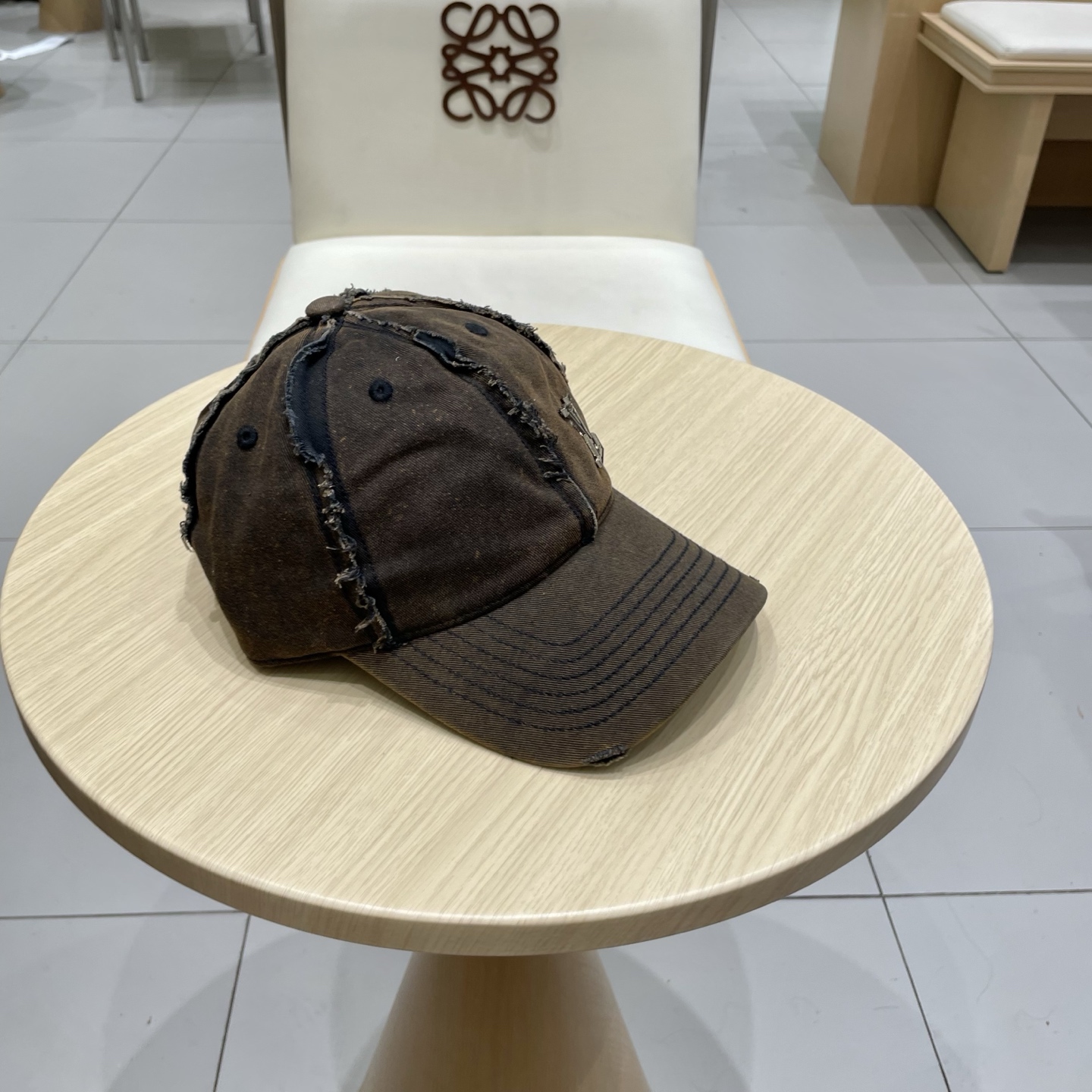  🧢路易威登棒球帽 LouisVuitton😍新款LV棒球帽，重工打造♥️高端大气，百搭款🤗男女通用！跑