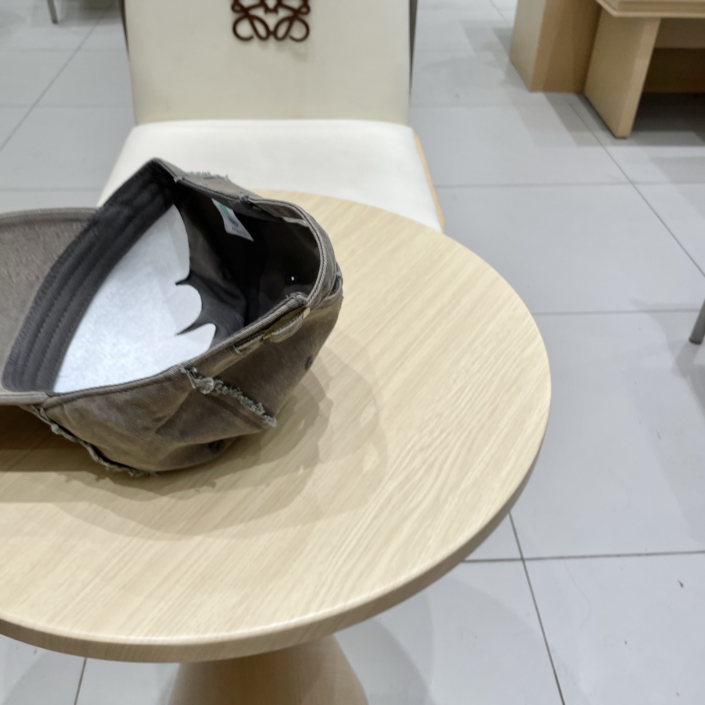  🧢路易威登棒球帽 LouisVuitton😍新款LV棒球帽，重工打造♥️高端大气，百搭款🤗男女通用！跑