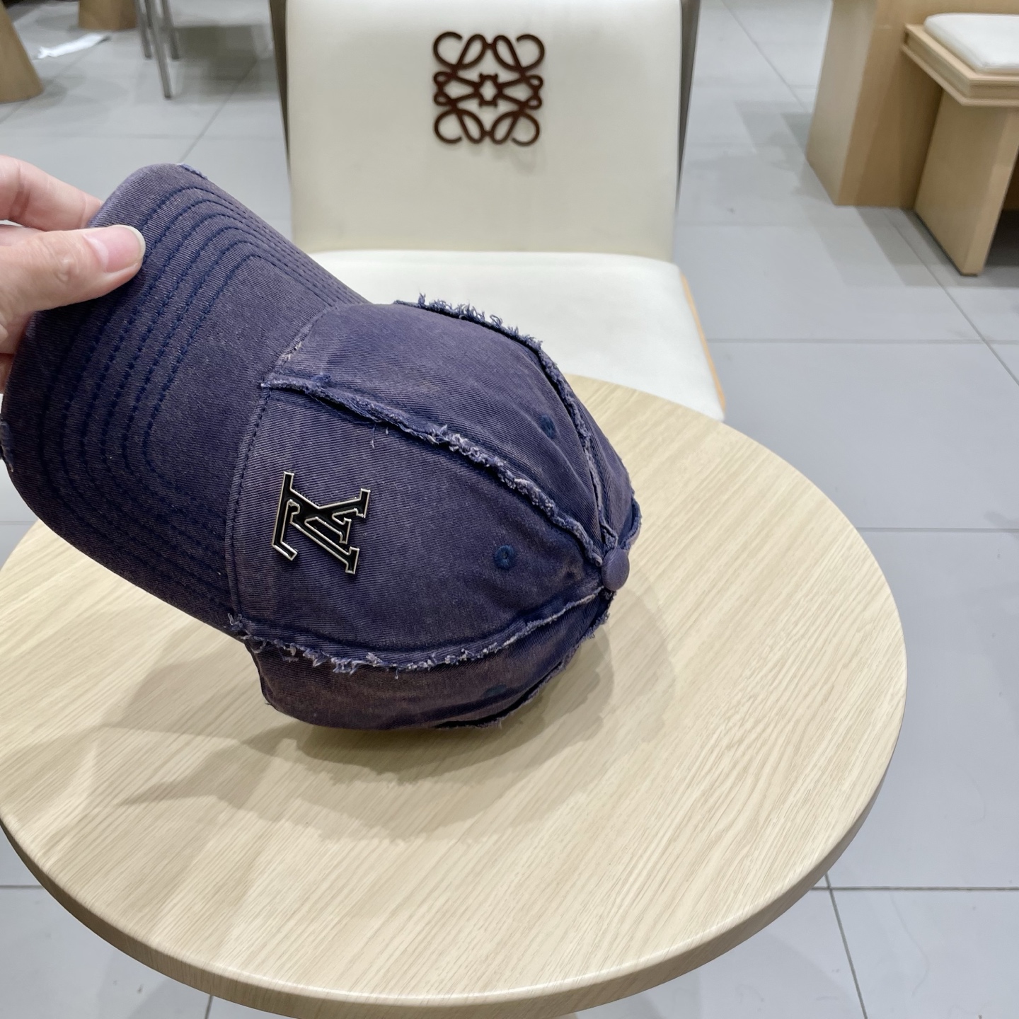  🧢路易威登棒球帽 LouisVuitton😍新款LV棒球帽，重工打造♥️高端大气，百搭款🤗男女通用！跑