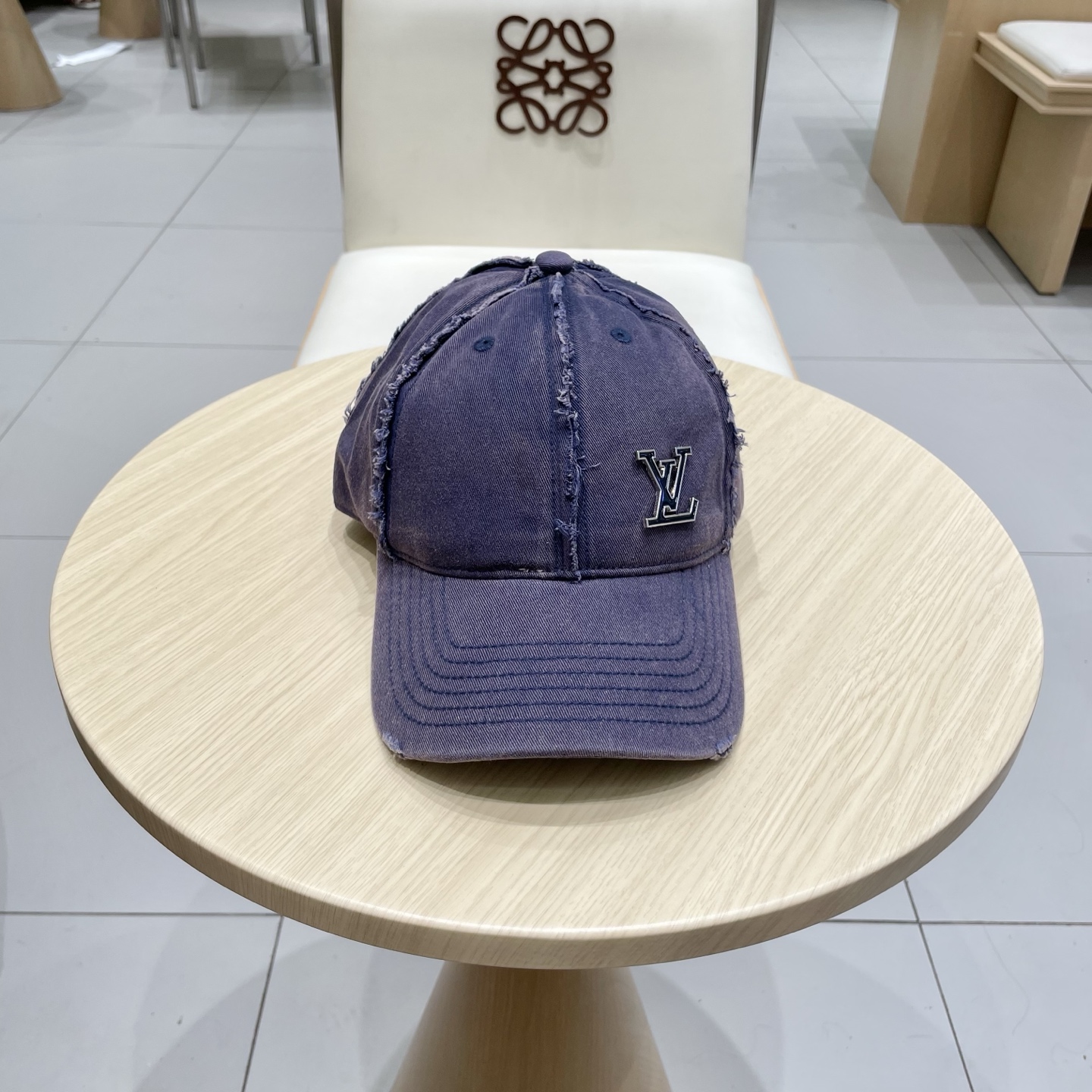  🧢路易威登棒球帽 LouisVuitton😍新款LV棒球帽，重工打造♥️高端大气，百搭款🤗男女通用！跑