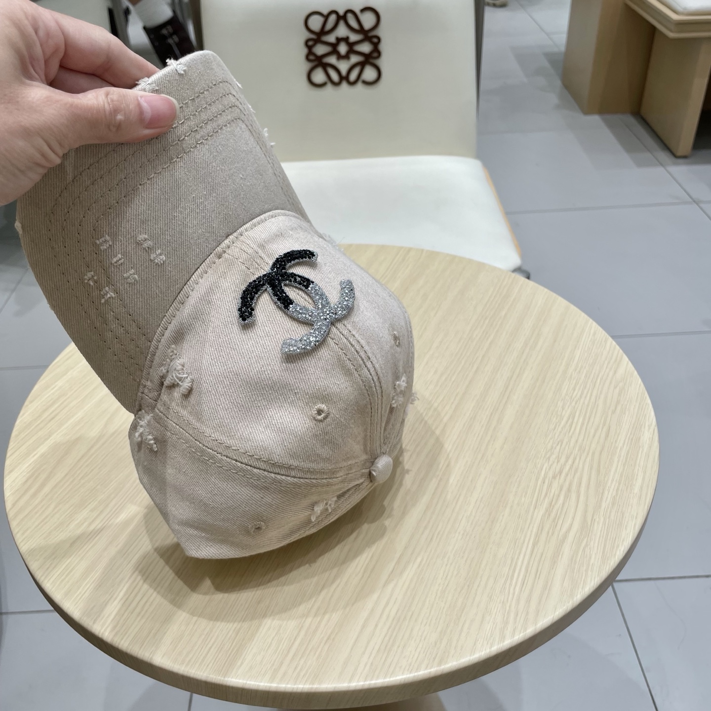  CHANEL香奈儿】新款简约logo棒球帽，新款出货，大牌款超好搭配，赶紧入手！